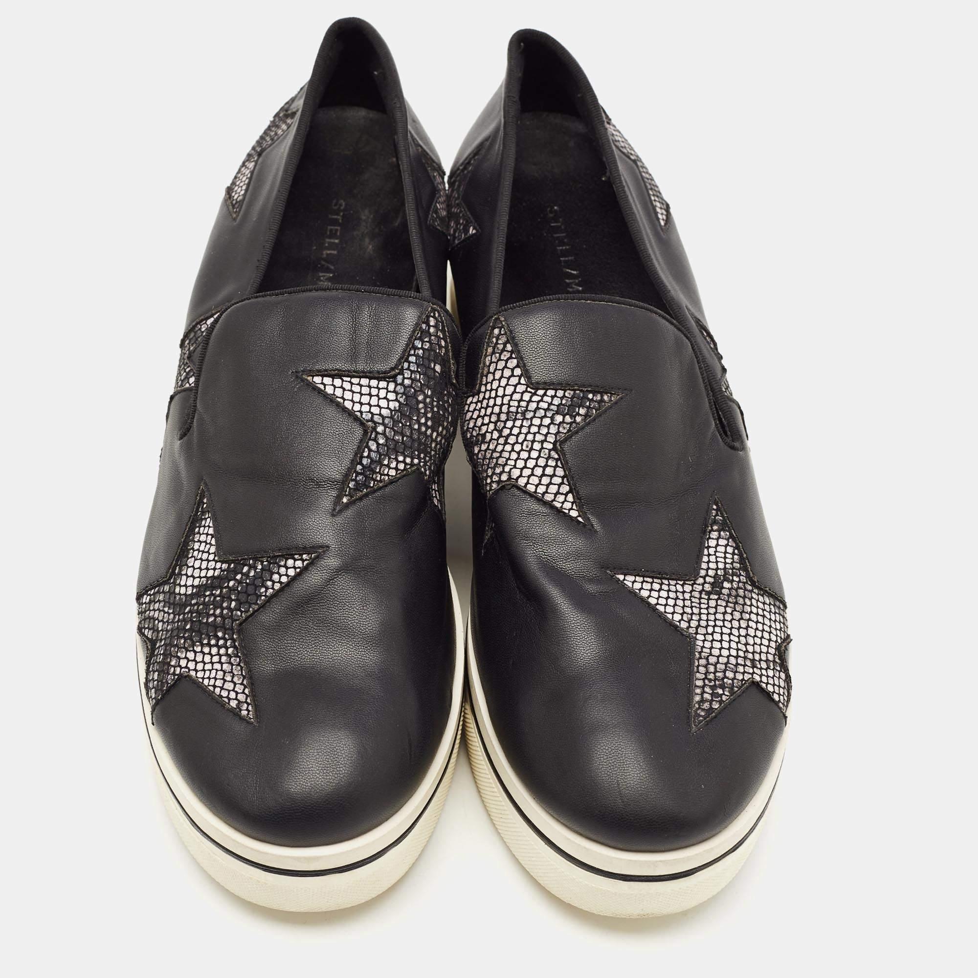 Stella McCartney Black Faux Leather Binx Star Sneakers Size 40 In Good Condition For Sale In Dubai, Al Qouz 2