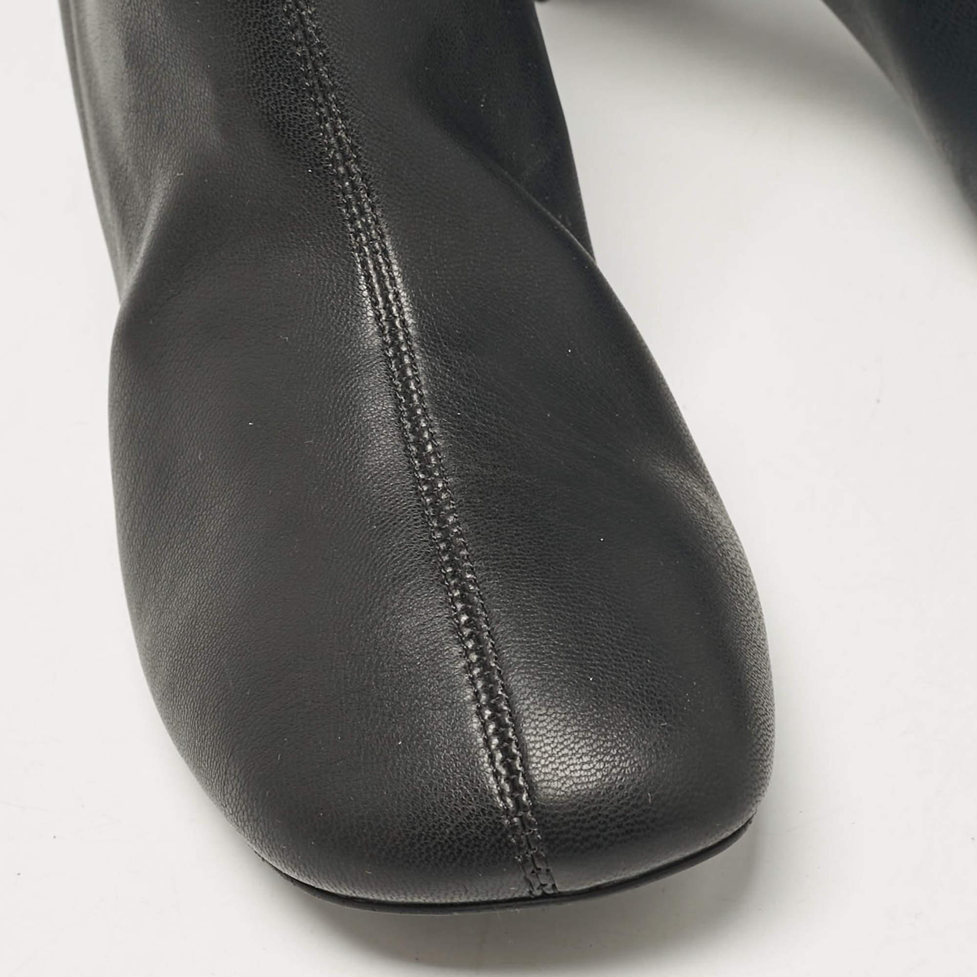 Stella McCartney Black Faux Leather Falabella Ankle Boots Size 36 en vente 2