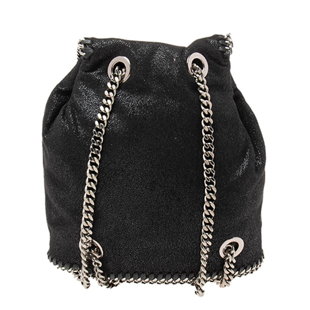 To accompany all your casual outings in the most fashionable way, Stella McCartney brings you this Falabella backpack that is fabulously designed and has outstanding details. It flaunts a black faux leather exterior with a front zip pocket and