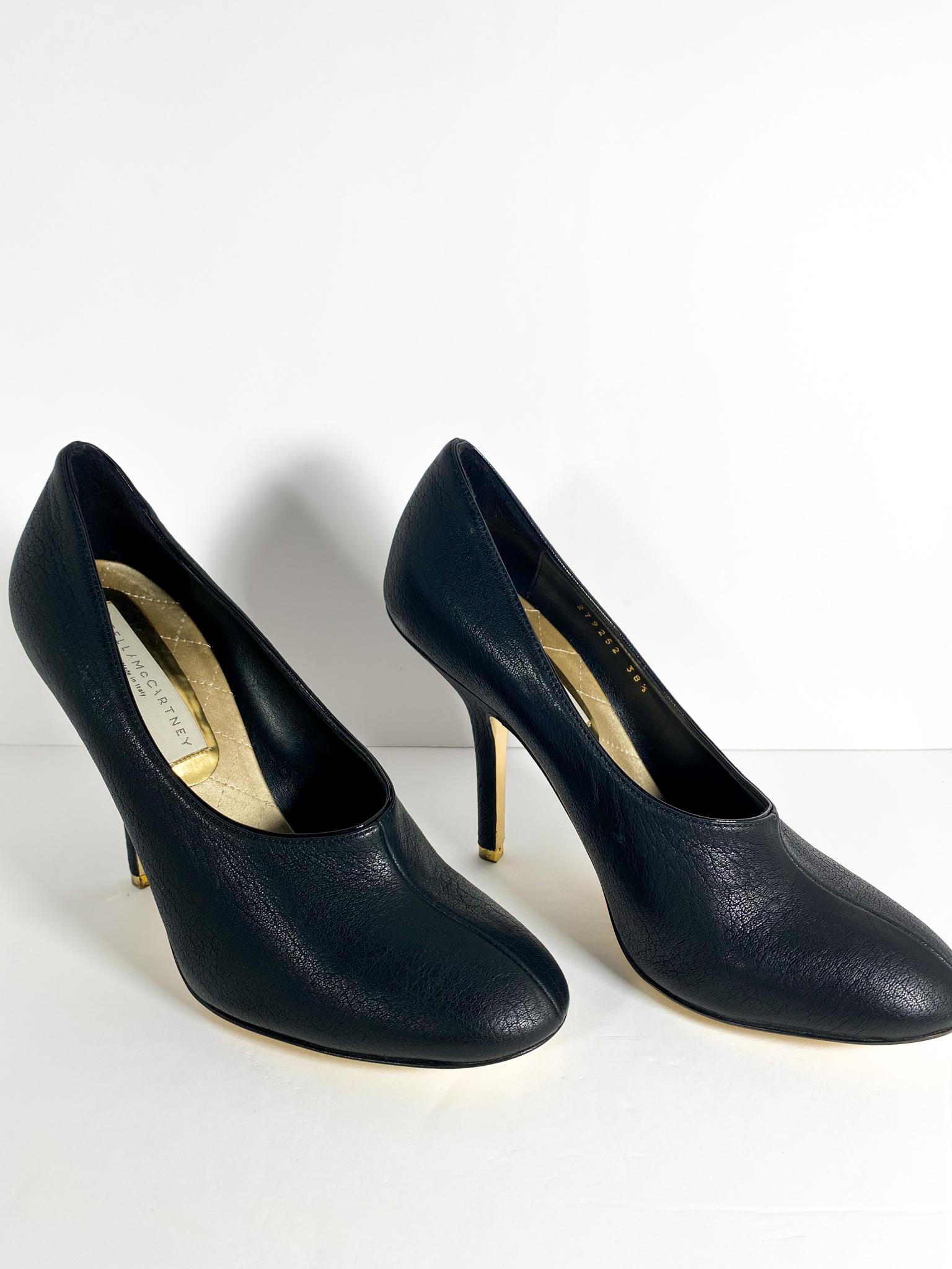 Beautifully and functionally designed faux leather three inch heels, includes extra heel tips.

Condition: Great condition, hardly worn.
Exterior: Slight discoloration on heel tips. 
Interior: Clean 
Made In: Italy
Serial Number: