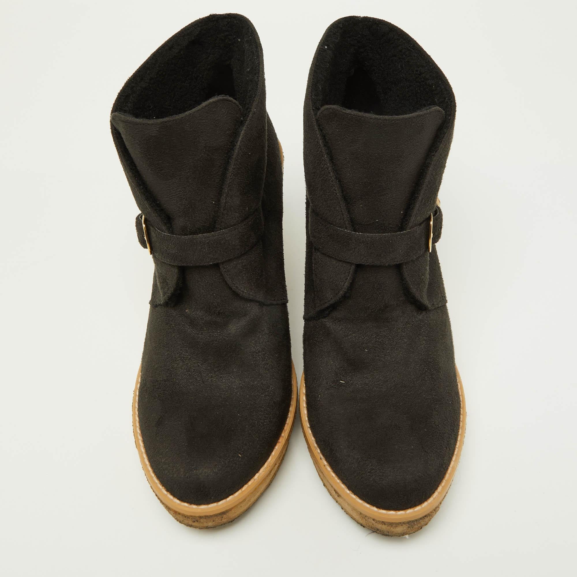 Stella McCartney Botines de ante negro con detalle de hebilla y cuña Talla 39 Negro en venta