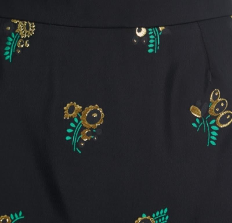 Merece la pena añadir esta elegante falda a tu armario Elaborado con materiales nobles, está exquisitamente diseñado con una forma favorecedora.