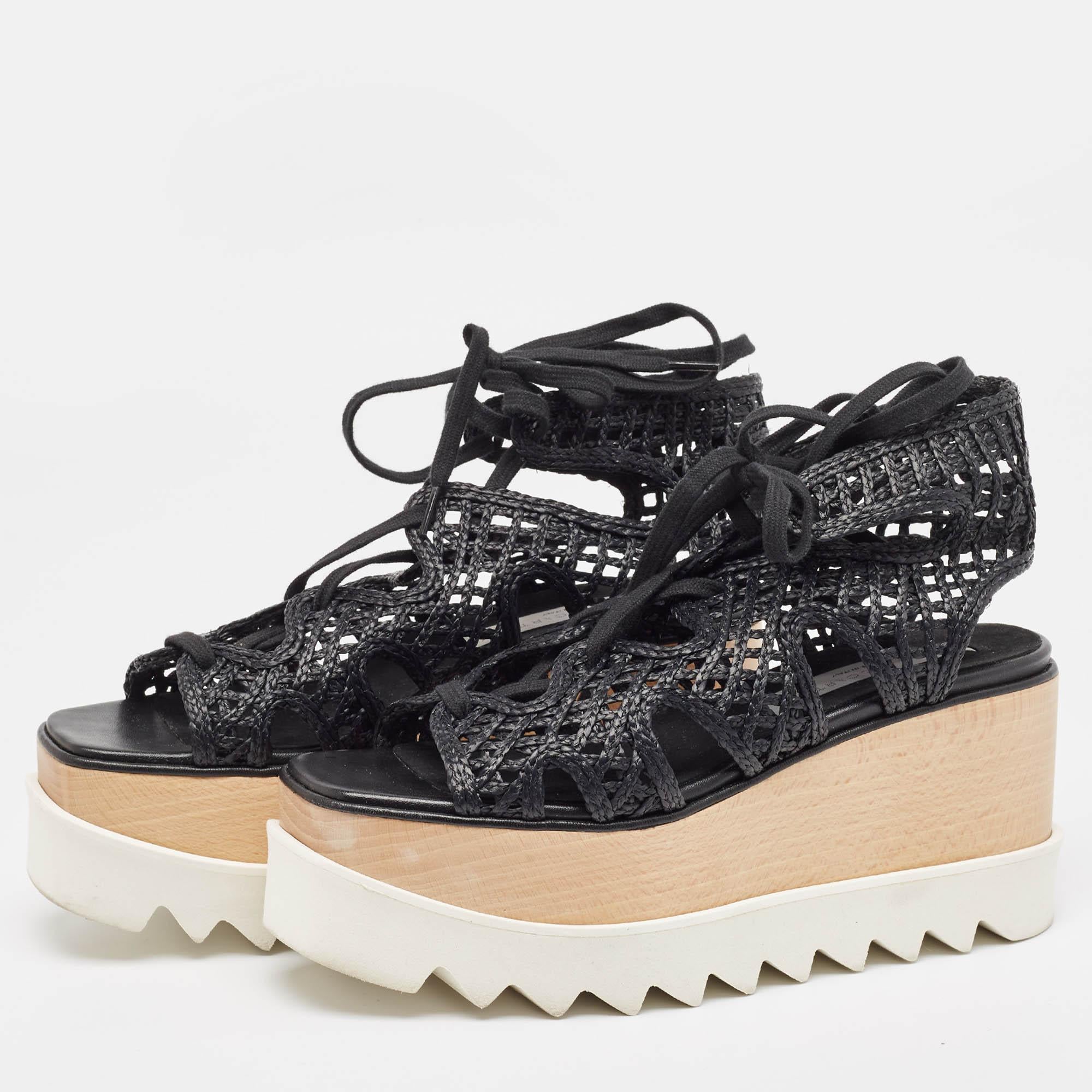 These sandals will frame your feet in an elegant manner. Crafted from quality materials, they flaunt a classy display, comfortable insoles & durable heels. 