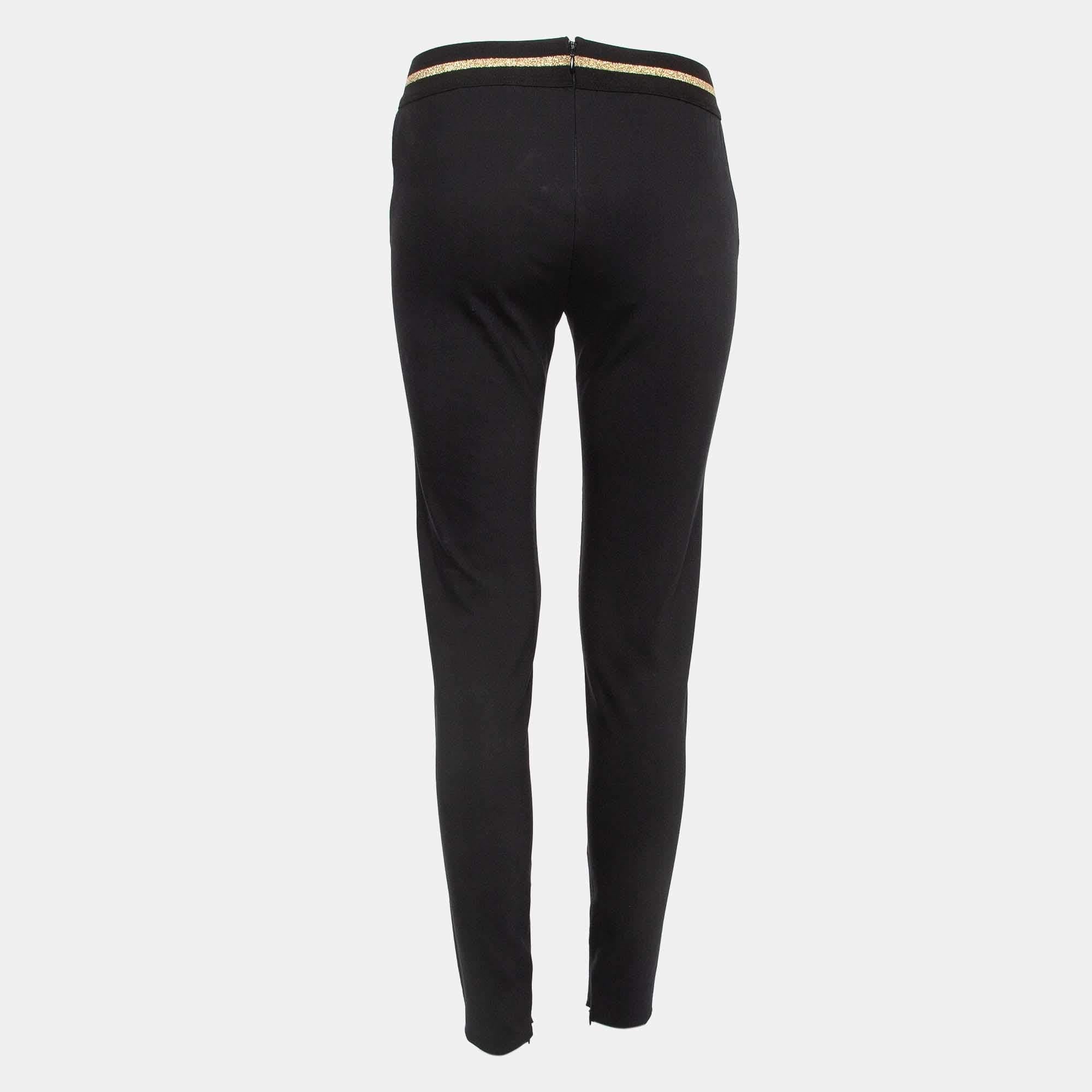 Un pantalon impeccablement taillé est un élément essentiel d'une garde-robe bien organisée. Ces pantalons de créateur sont finement cousus pour vous donner l'allure souhaitée et un confort tout au long de la journée.