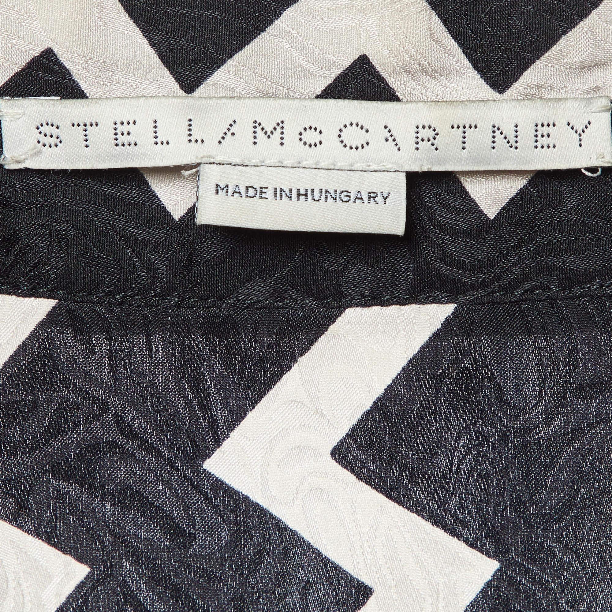 Stella McCartney Black/White Chevron & Stripes Print Jacquard Silk Shirt S. S. White in vendita 1