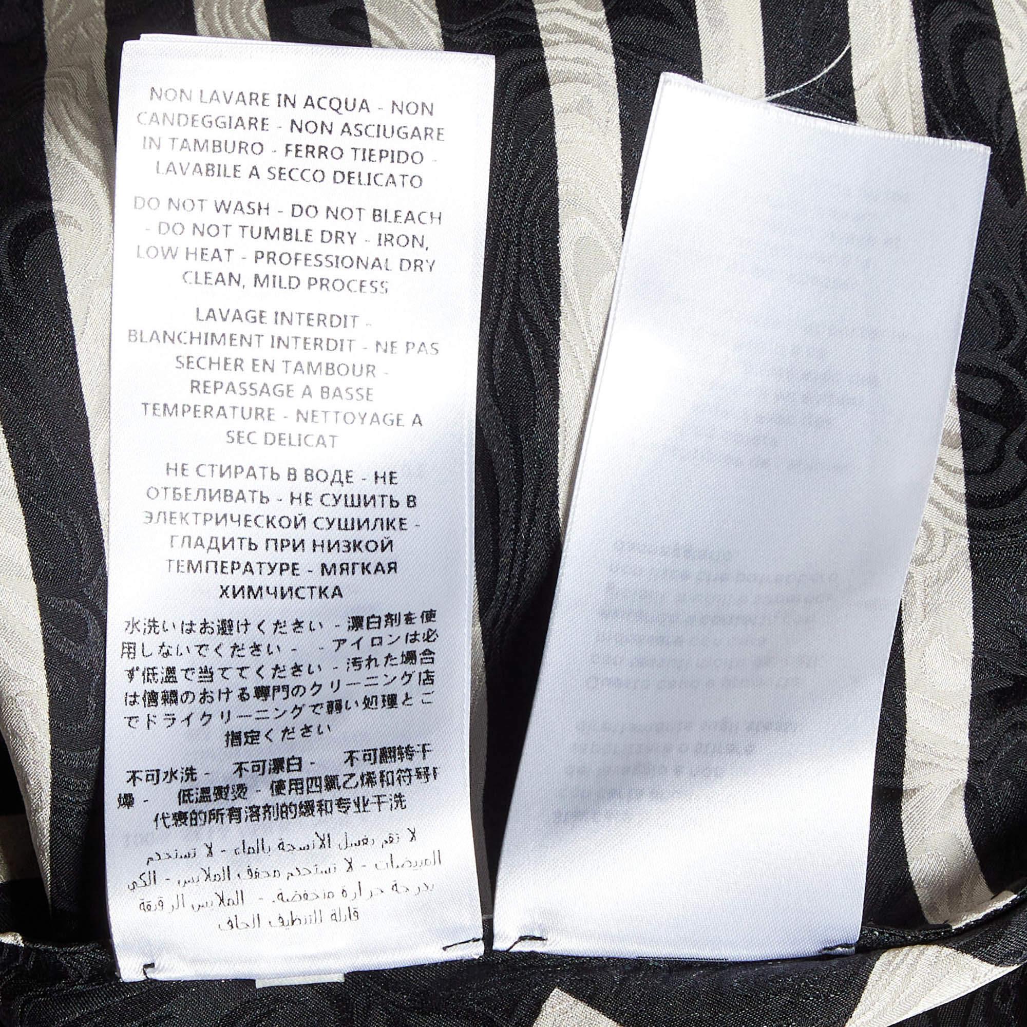 Stella McCartney Black/White Chevron & Stripes Print Jacquard Silk Shirt S. S. White in vendita 3