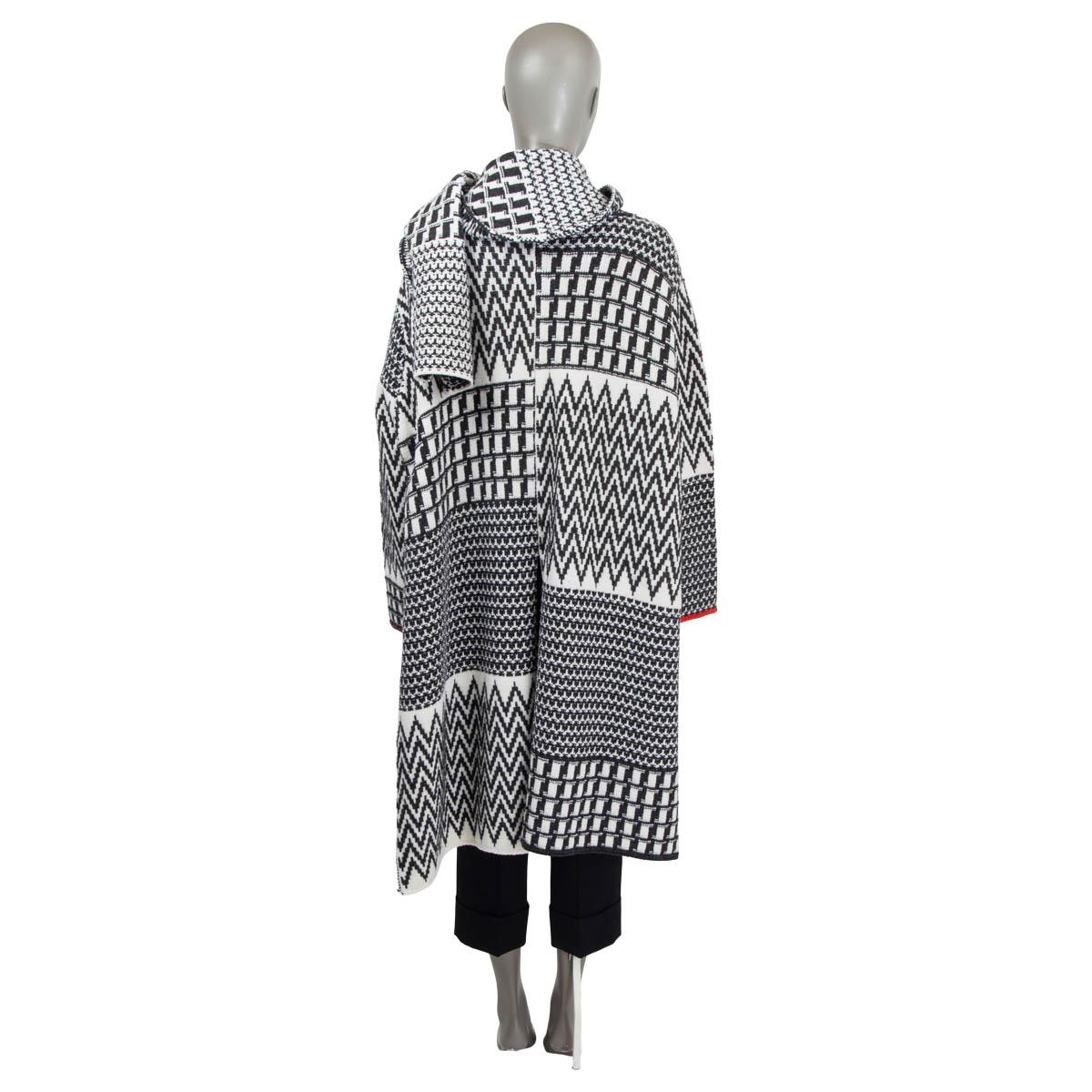 Black STELLA MCCARTNEY black white wool 2020 ZIGZAG ASYMMETRIC KNIT COAT Jacket S For Sale
