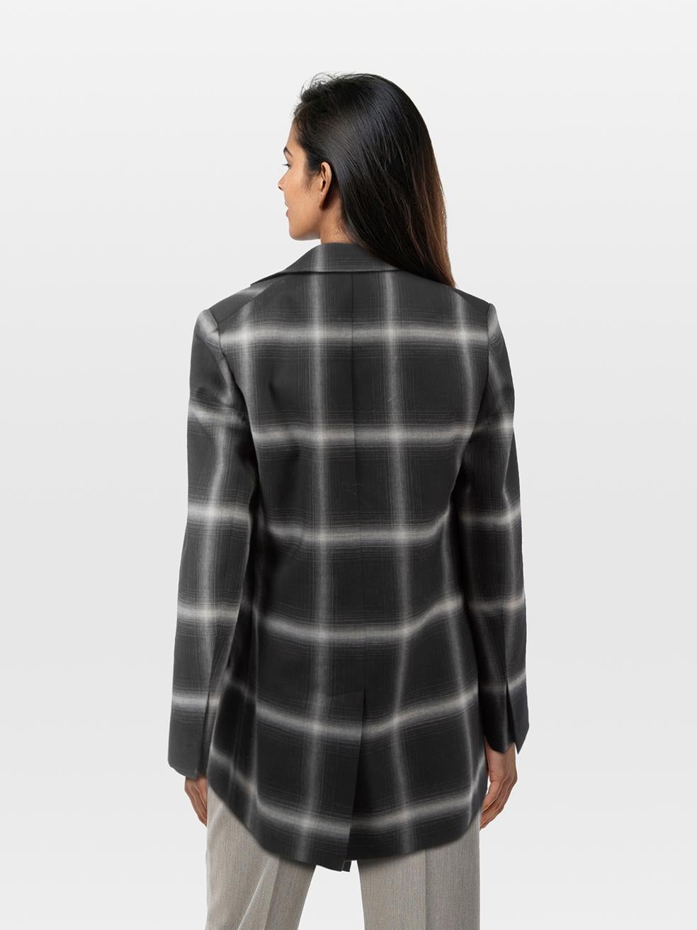 CONDITION is Very good. Minimal wear to the jacket is evident. Pluck to the weave on the right lapel on this used Stella McCartney designer resale item.
 
 Details
 
 
 Black
 
 Wool¬†
 
 Blazer¬†
 
 Sing breasted¬†
 
 Oversized
 
 Chequered¬†¬†
 
