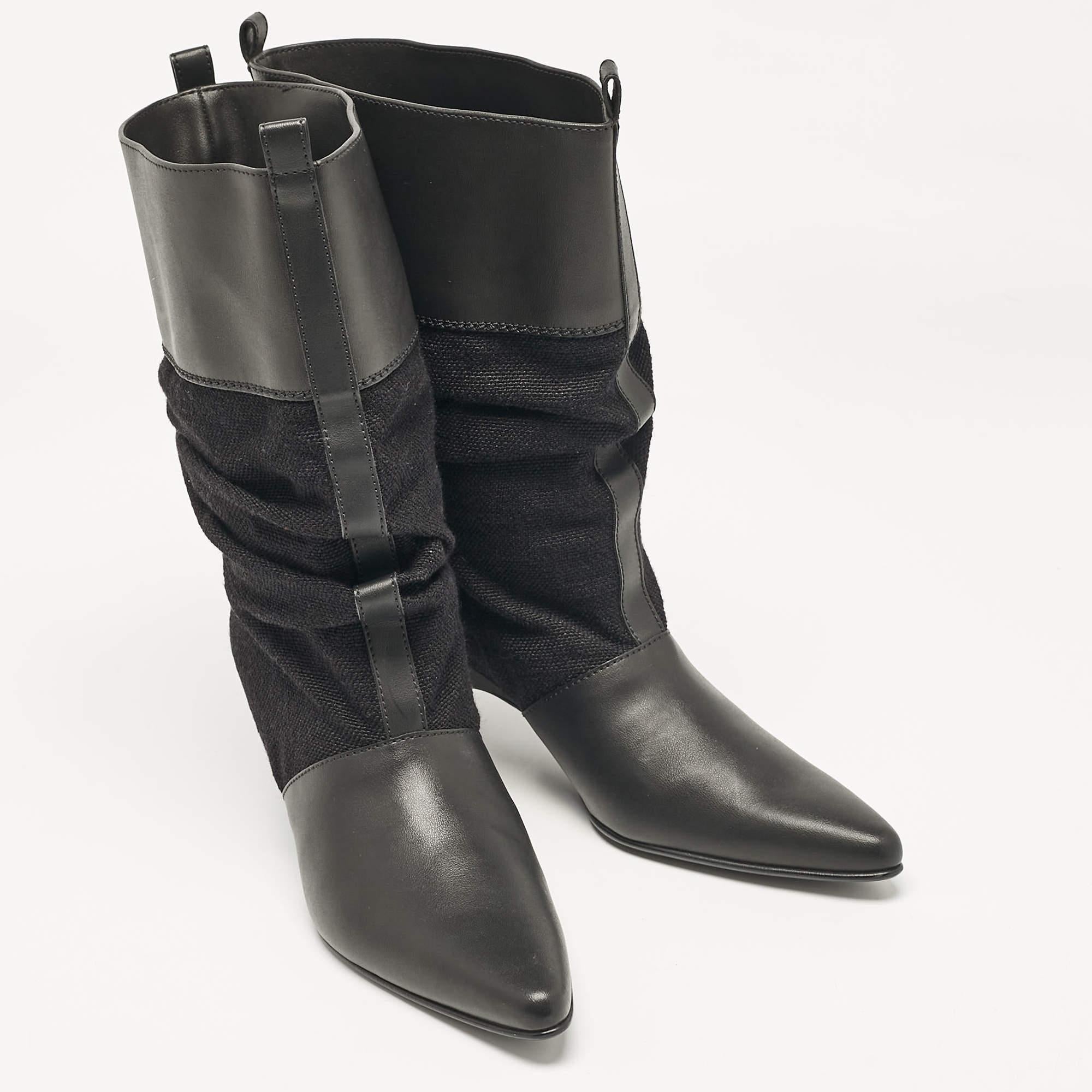 Stella McCartney Blck Canvas Faux Leather Pointed Toe Ankle Length Boots Size 36 In New Condition For Sale In Dubai, Al Qouz 2