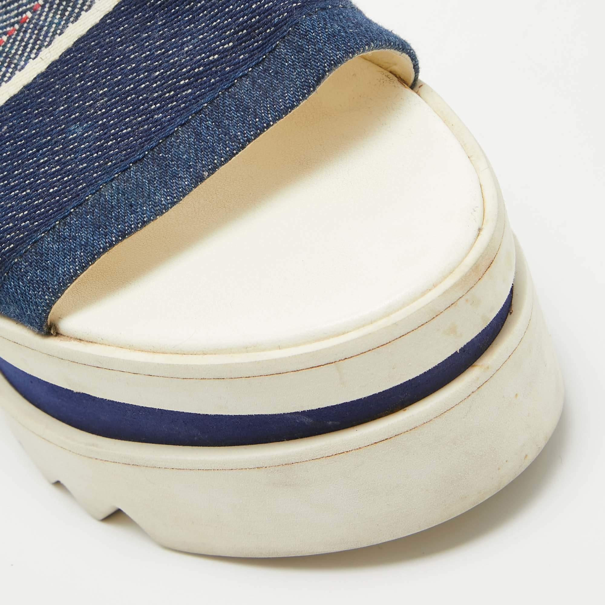 Stella McCartney Denim bleu Elyse Platform Slide Sandals Size 39 en vente 2