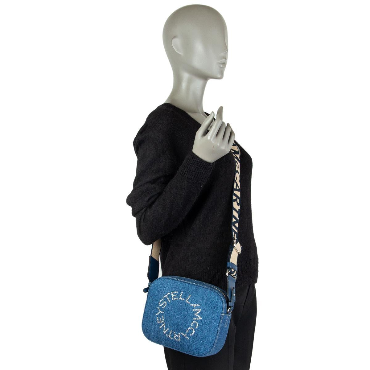 STELLA MCCARTNEY blue DENIM LOGO MINI CAMERA Shoulder Bag In Excellent Condition In Zürich, CH
