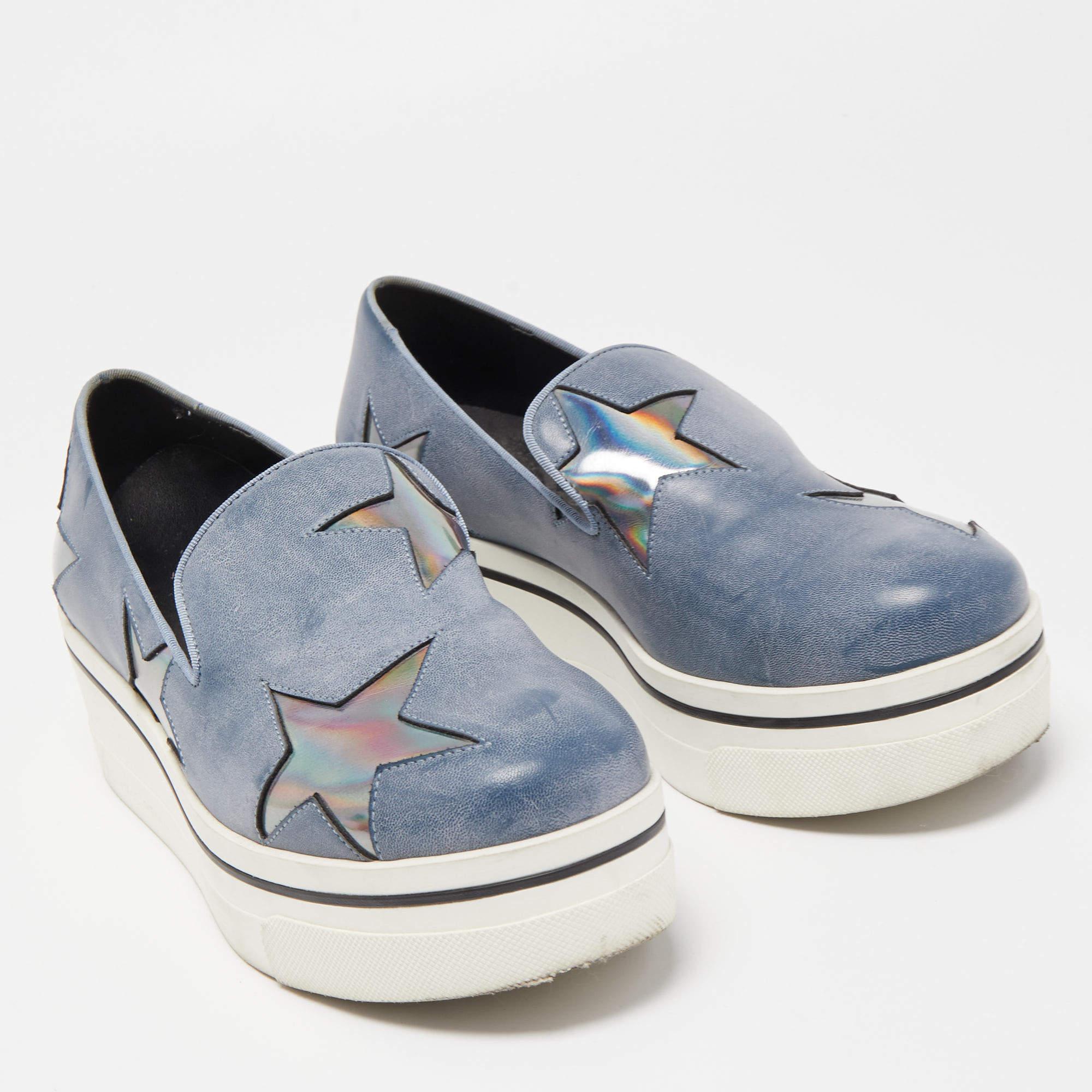 Stella McCartney Blue Faux Leather Binx Star Sneakers Size 36 In Good Condition For Sale In Dubai, Al Qouz 2