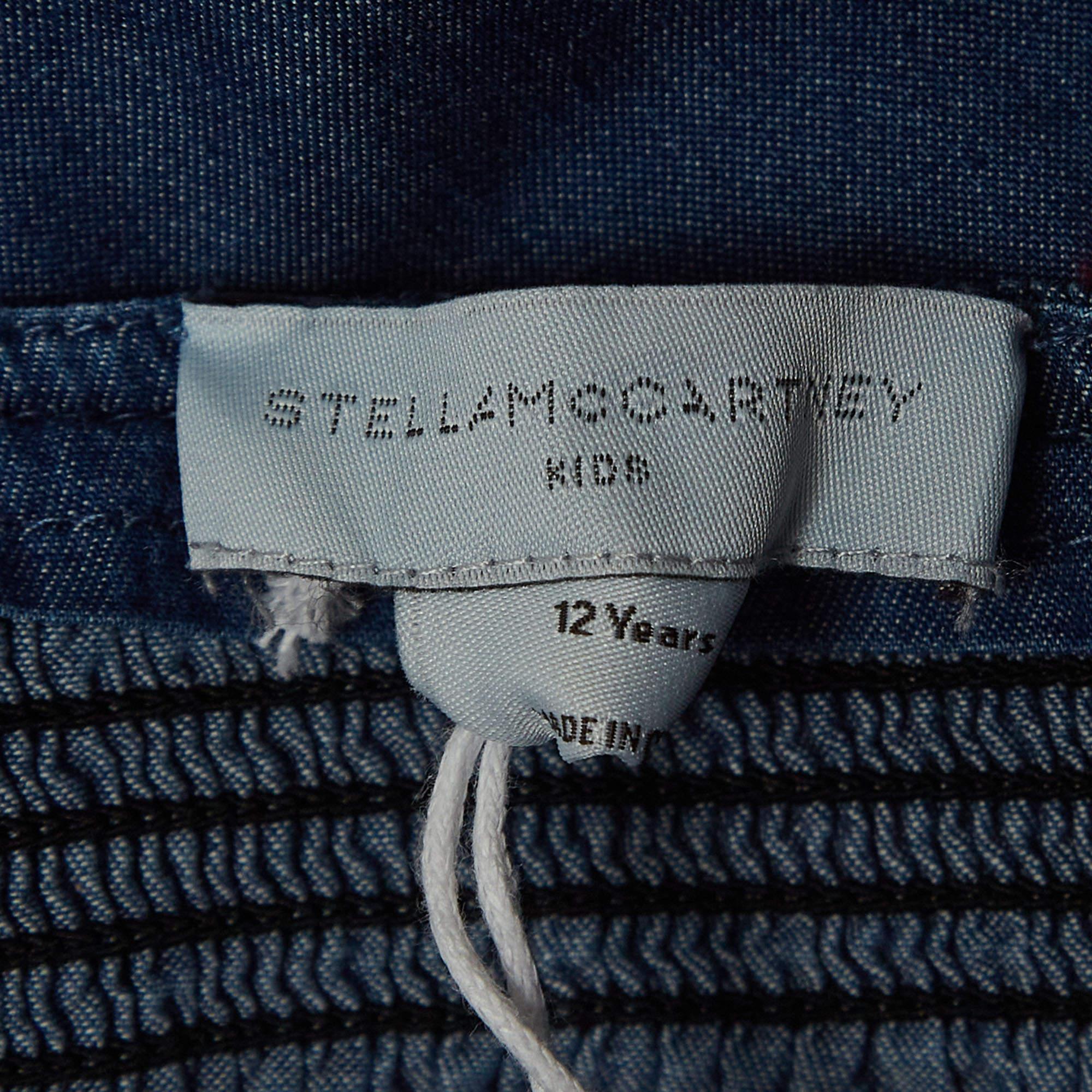 Stella McCartney - Robe chambray bleue avec détails fumés (12 ème siècles) Excellent état - En vente à Dubai, Al Qouz 2