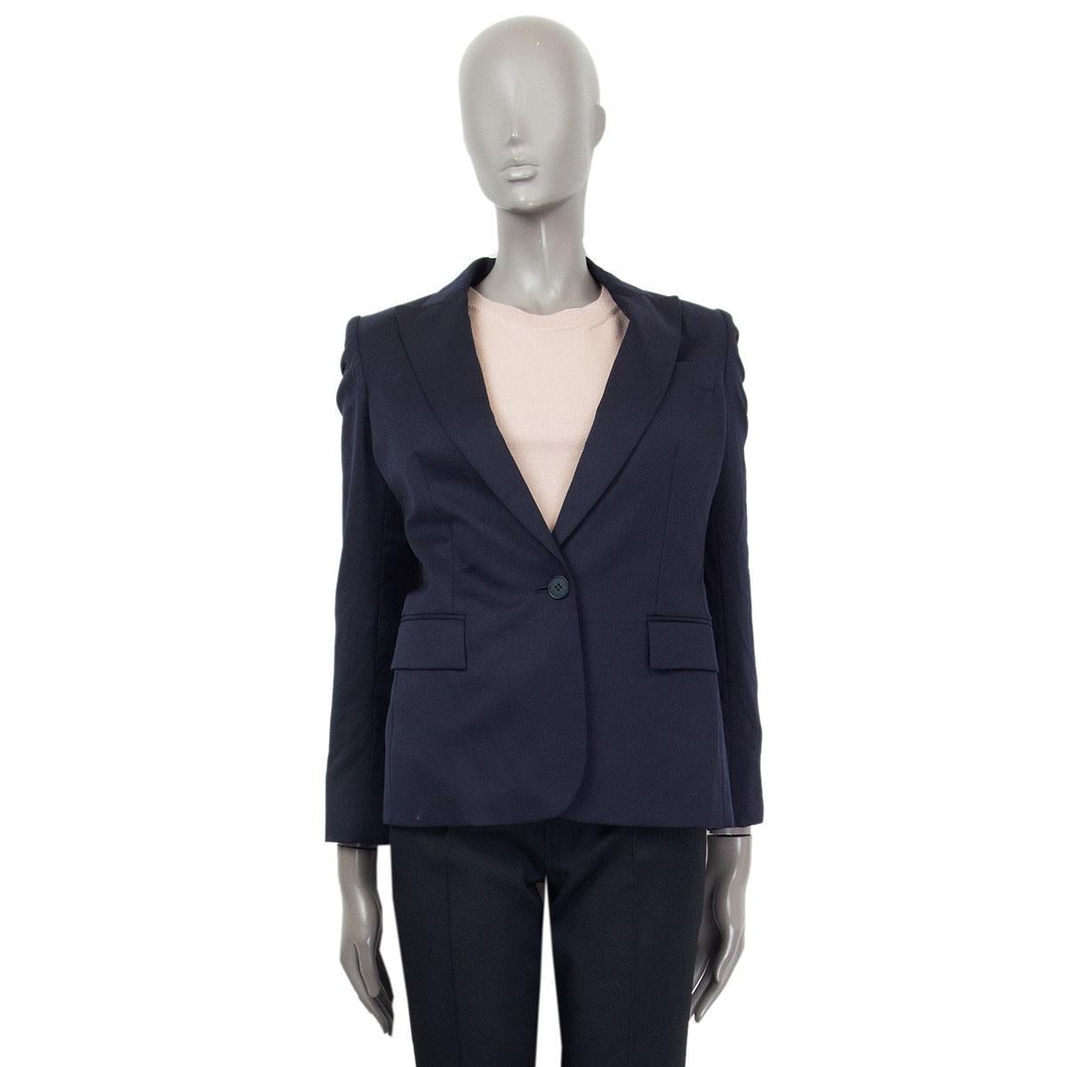 authentic Stella McCartney classic one-button blazer in midnight blue wool (100%). Lined in blue viscose (52%) and cotton (48%). Two flap pockets and one chest pocket. Has been worn and is in excellent condition. 

Tag Size 36
Size XXS
Shoulder
