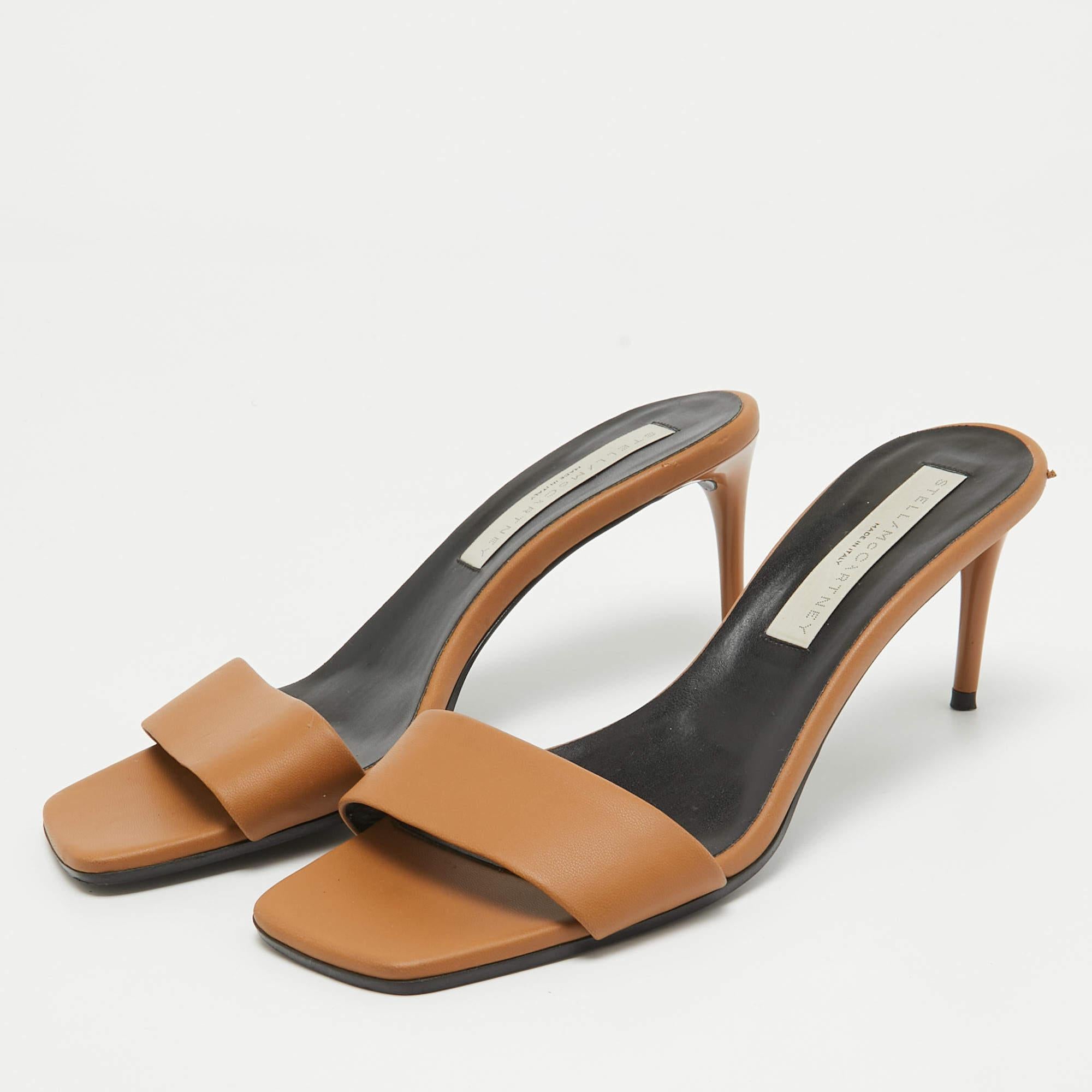 Wear these designer sandals to spruce up any outfit. They are versatile chic and can be easily styled. Made using quality materials these sandals are well built and long lasting.