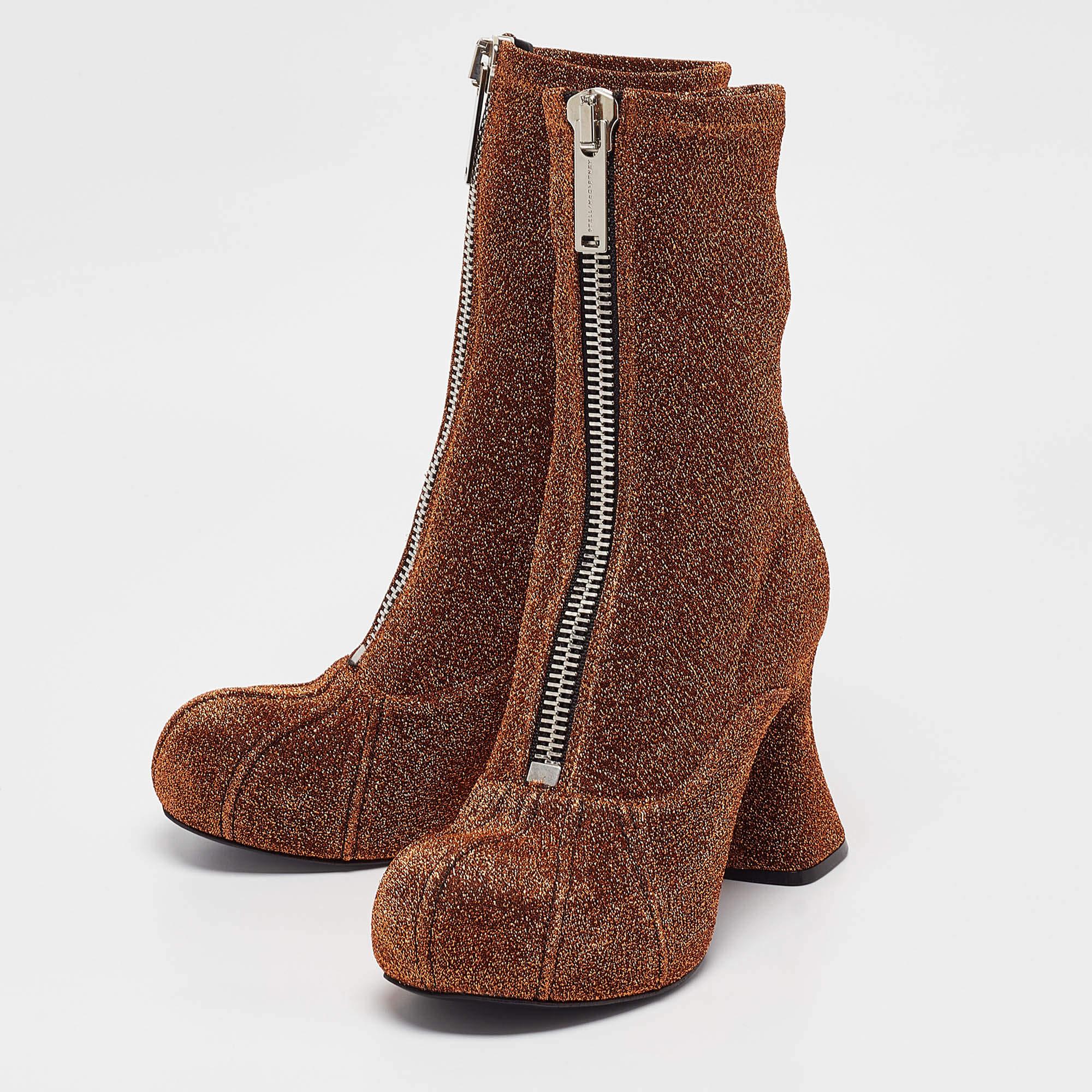 Meticulously designed into a smart silhouette these boots are on point with style. They come with comfortable insoles and durable outsoles to last you forever. These boots are just amazing and you definitely need to get them right away.