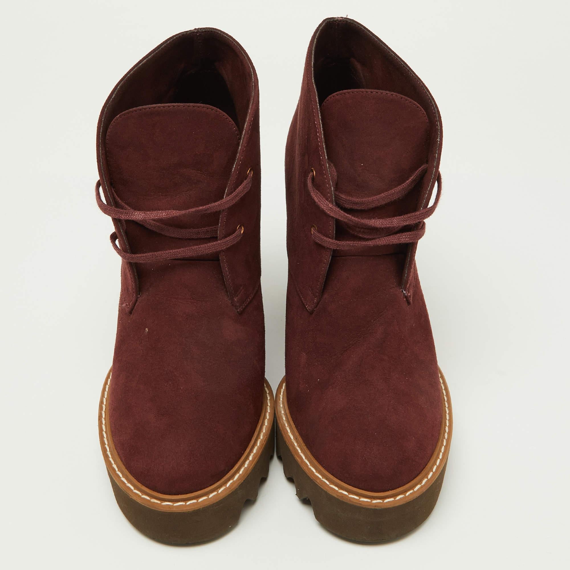 Marron Stella McCartney escarpins compensés à lacets en faux daim bordeaux taille 39 en vente