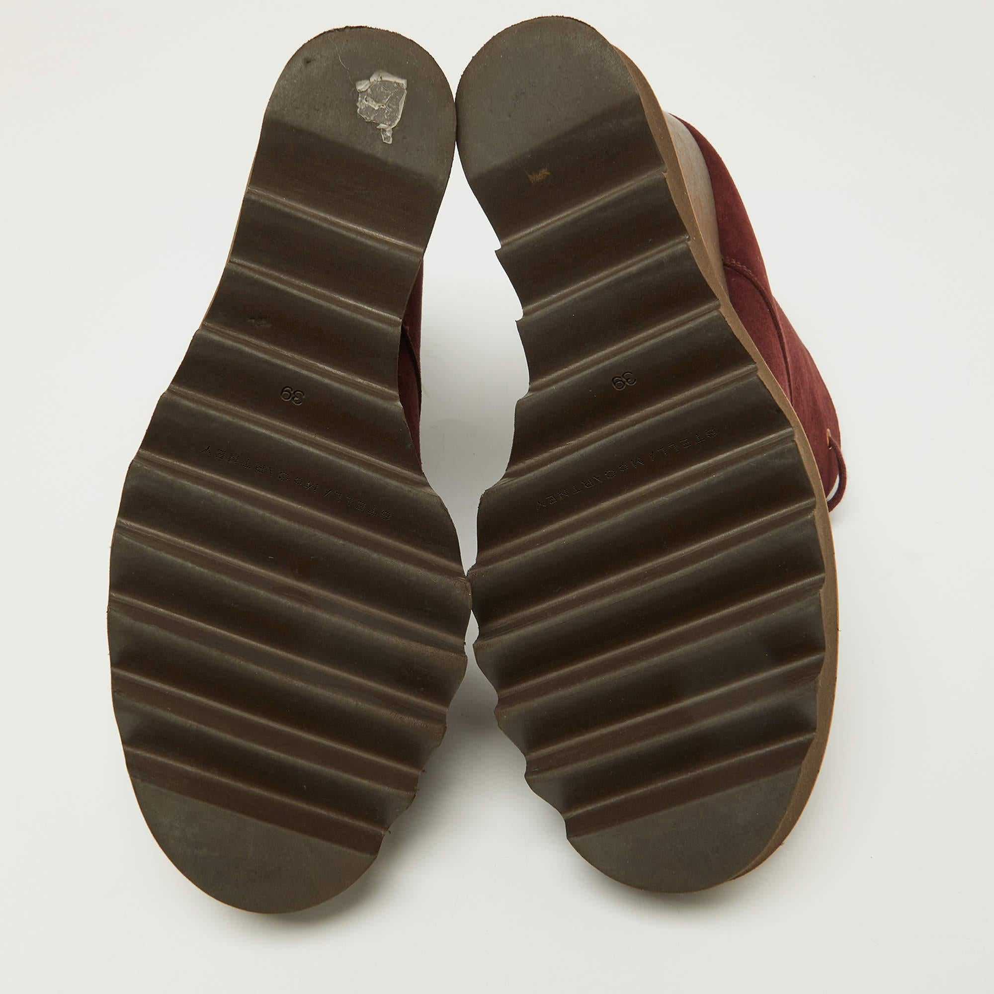 Stella McCartney escarpins compensés à lacets en faux daim bordeaux taille 39 en vente 1