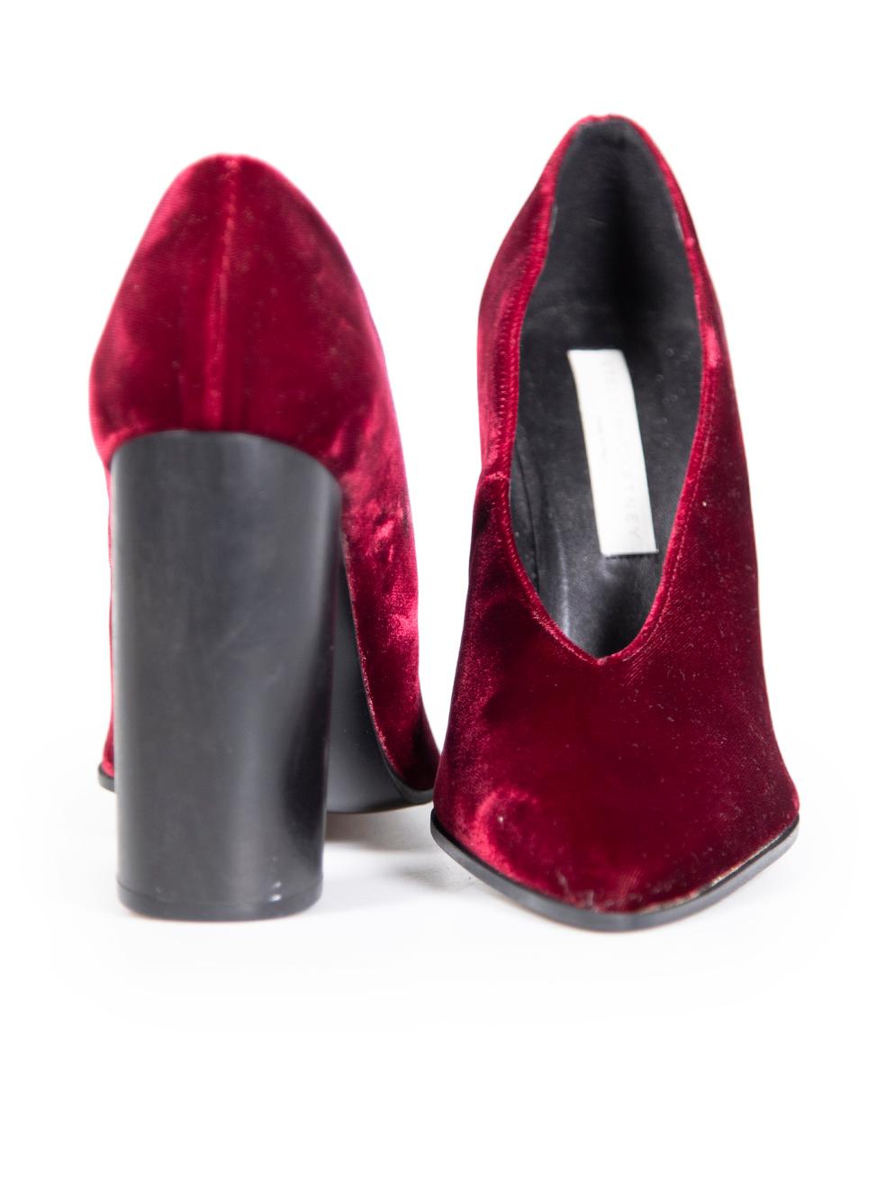 Stella McCartney Burgundy Velvet Point Toe Pumps Size IT 40 In Good Condition For Sale In London, GB