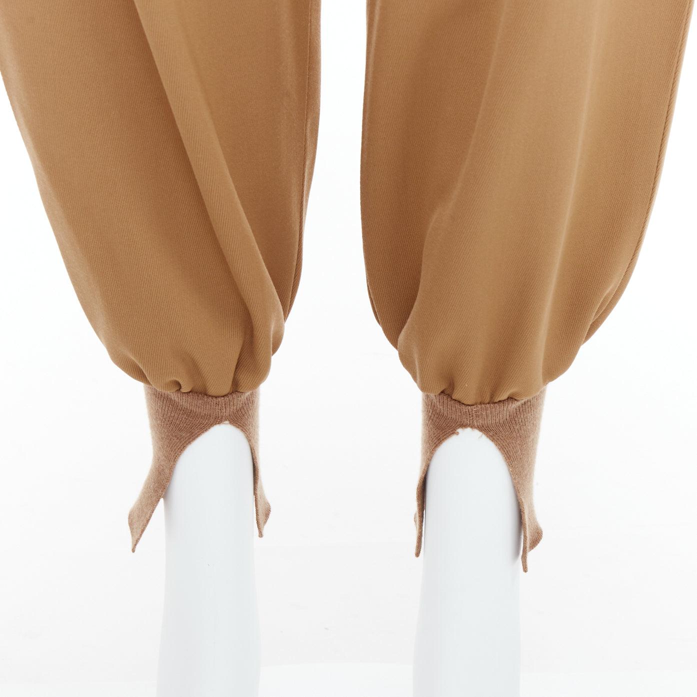 STELLA MCCARTNEY Pantalon effilé à ourlet côtelé et ballons IT36 XXS
Référence : NKLL/A00408
Marque : StellaMccartney
Designer : Stella McCartney
MATERIAL : Semblable à de la laine
Couleur : Camel, Marron
Motif : Solide
Fermeture : braguette à