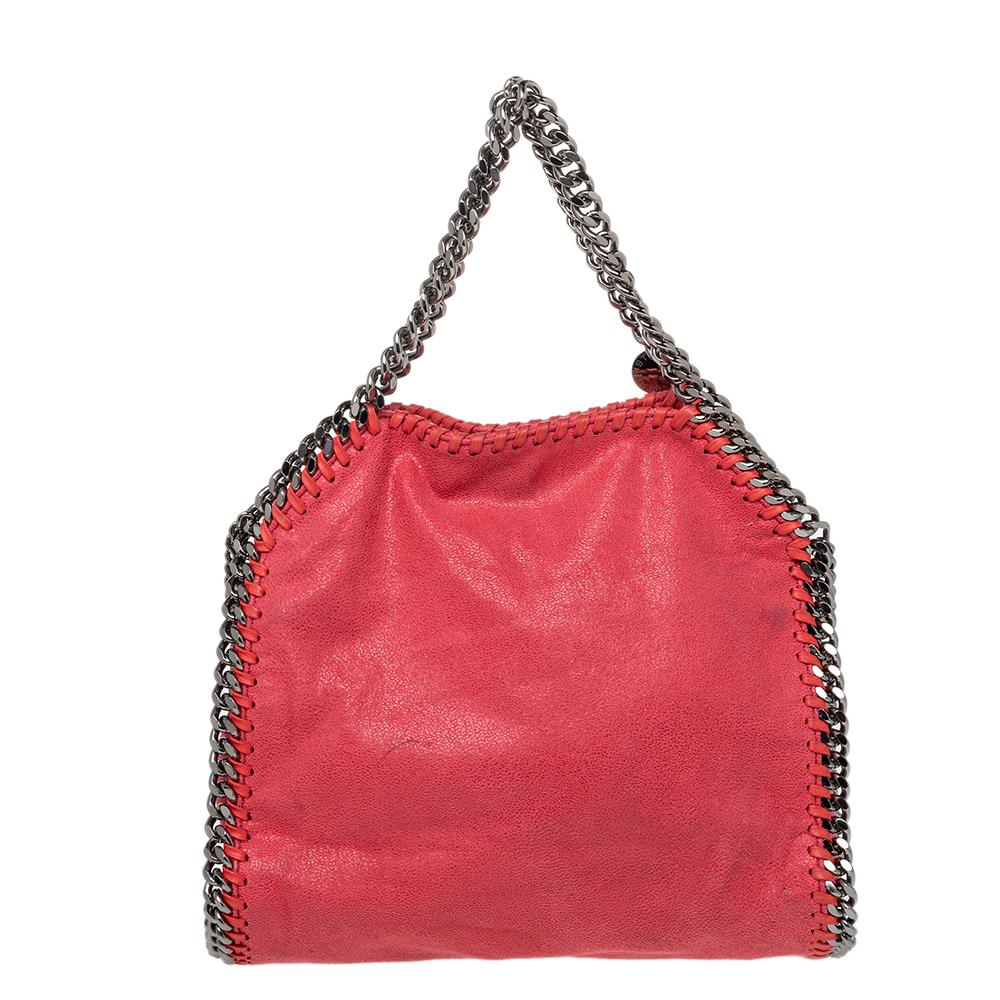 This Falabella shoulder bag from Stella McCartney will make the dream of countless women come true. Crafted from faux suede, it is durable and stylish. While the chain detailing elevate its beauty, the faux suede and fabric-lined interior will