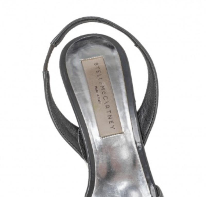 Donna Stella McCartney - Sandali in finta pelle verniciata grigio scuro - taglia 37