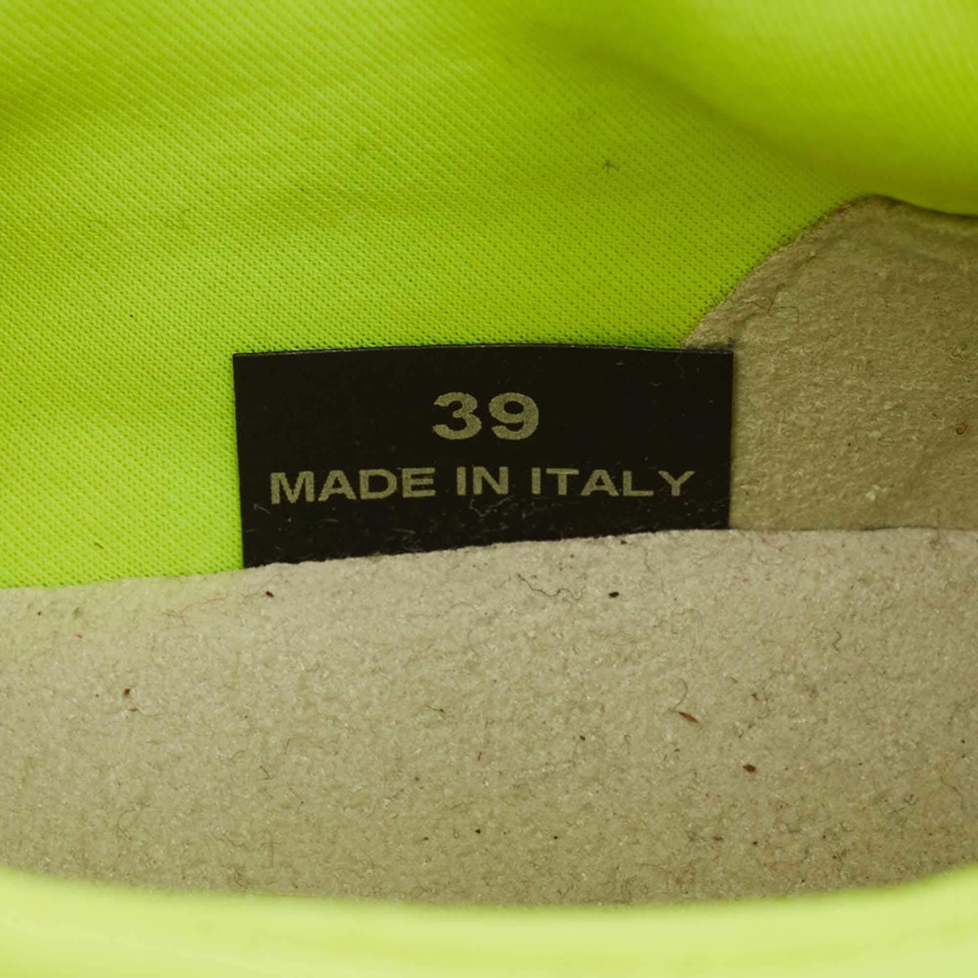 Stella McCartney Eclypse in ecopelle, scarpe da ginnastica allacciate taglia 39 in vendita 3