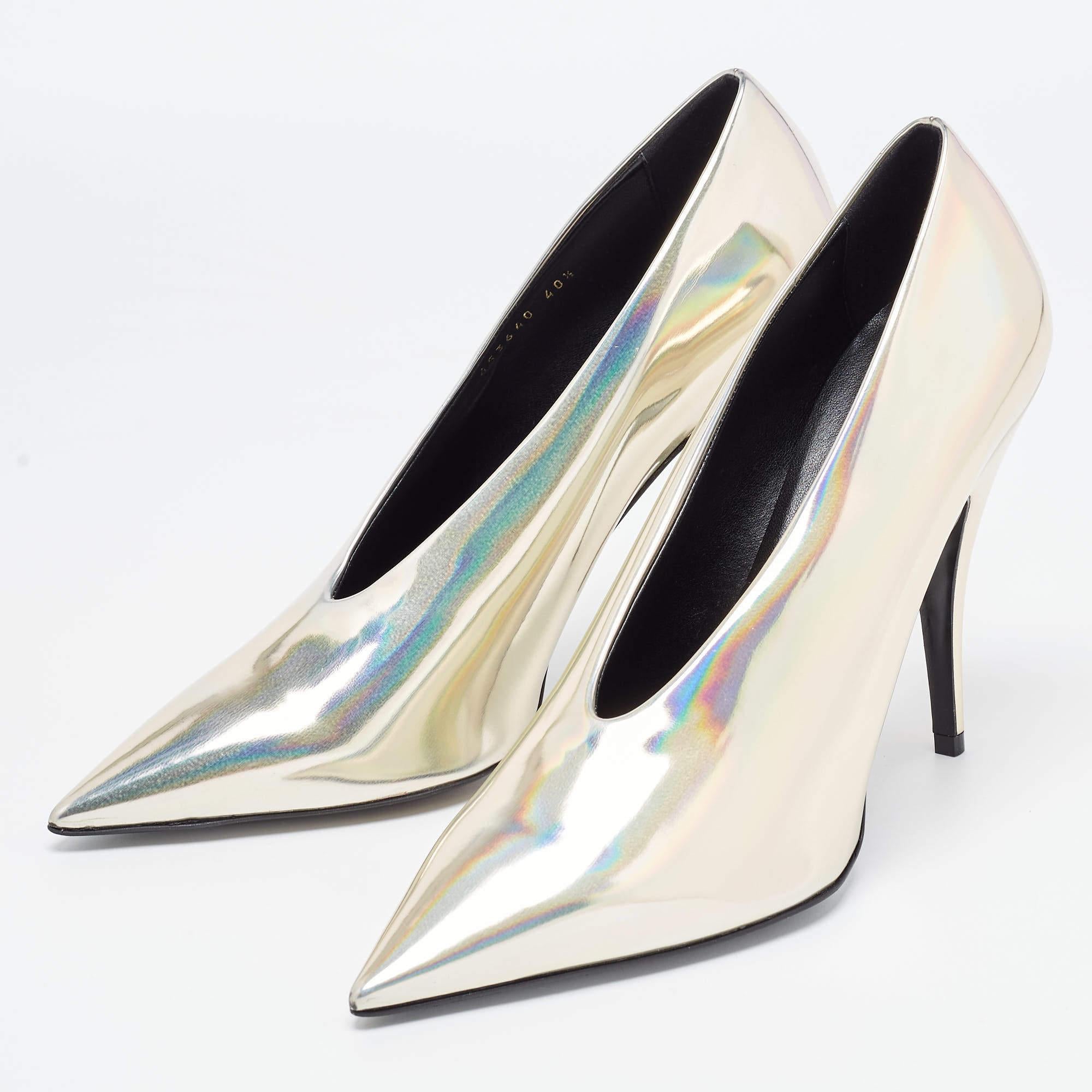 Exudan feminidad y elegancia, estos zapatos de salón presentan una silueta chic con un diseño atractivo. Puedes llevar estos zapatos de salón para lucir un look elegante.