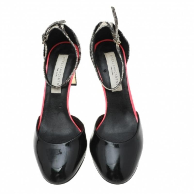Stella McCartney Sandalias con correa en el tobillo de charol de imitación y piel de pitón talla 37,5 en Bastante bueno estado para la venta en Dubai, Al Qouz 2