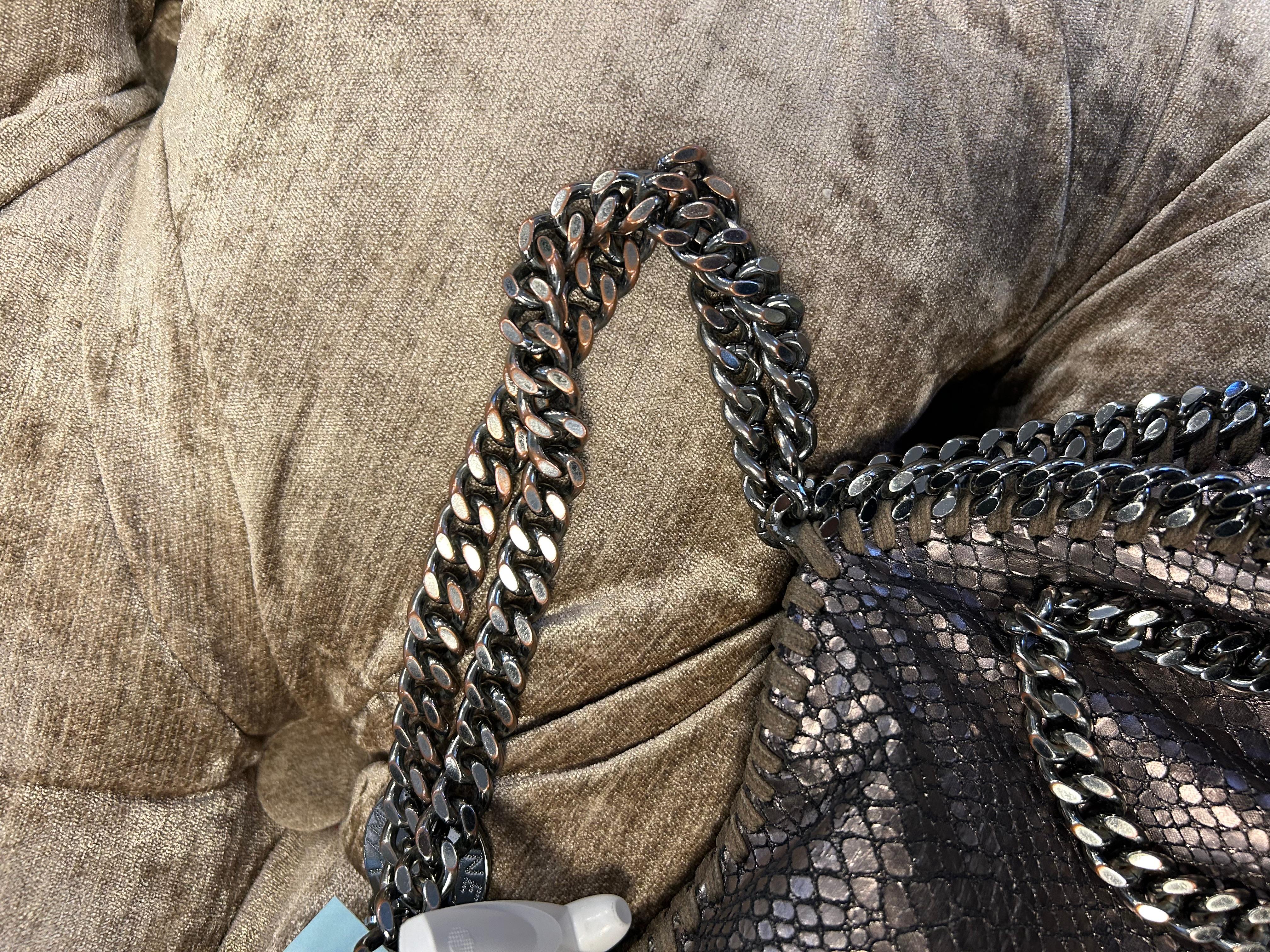 Stella McCartney Falabella Tote aus geprägtem Leder mit Pythonprägung aus Kunstleder im Angebot 7