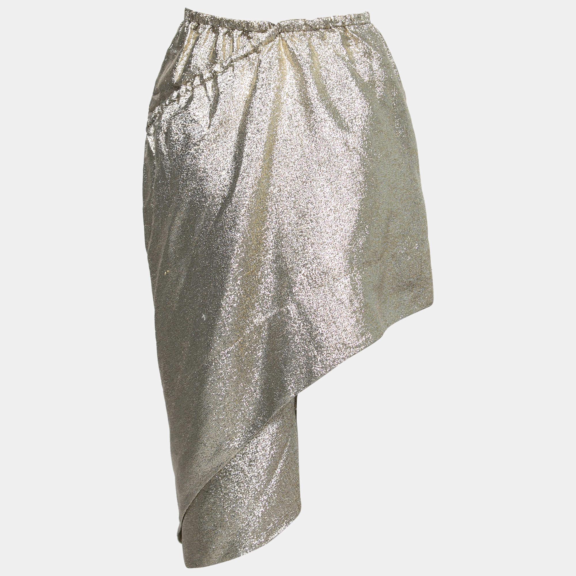 Ensure you have extra room in your closet for this fabulous Brynn skirt from Stella McCartney. Crafted from gold lurex fabric, this skirt features an asymmetrical fit and gathered formations. Surely one of the must-haves for your evening-wear
