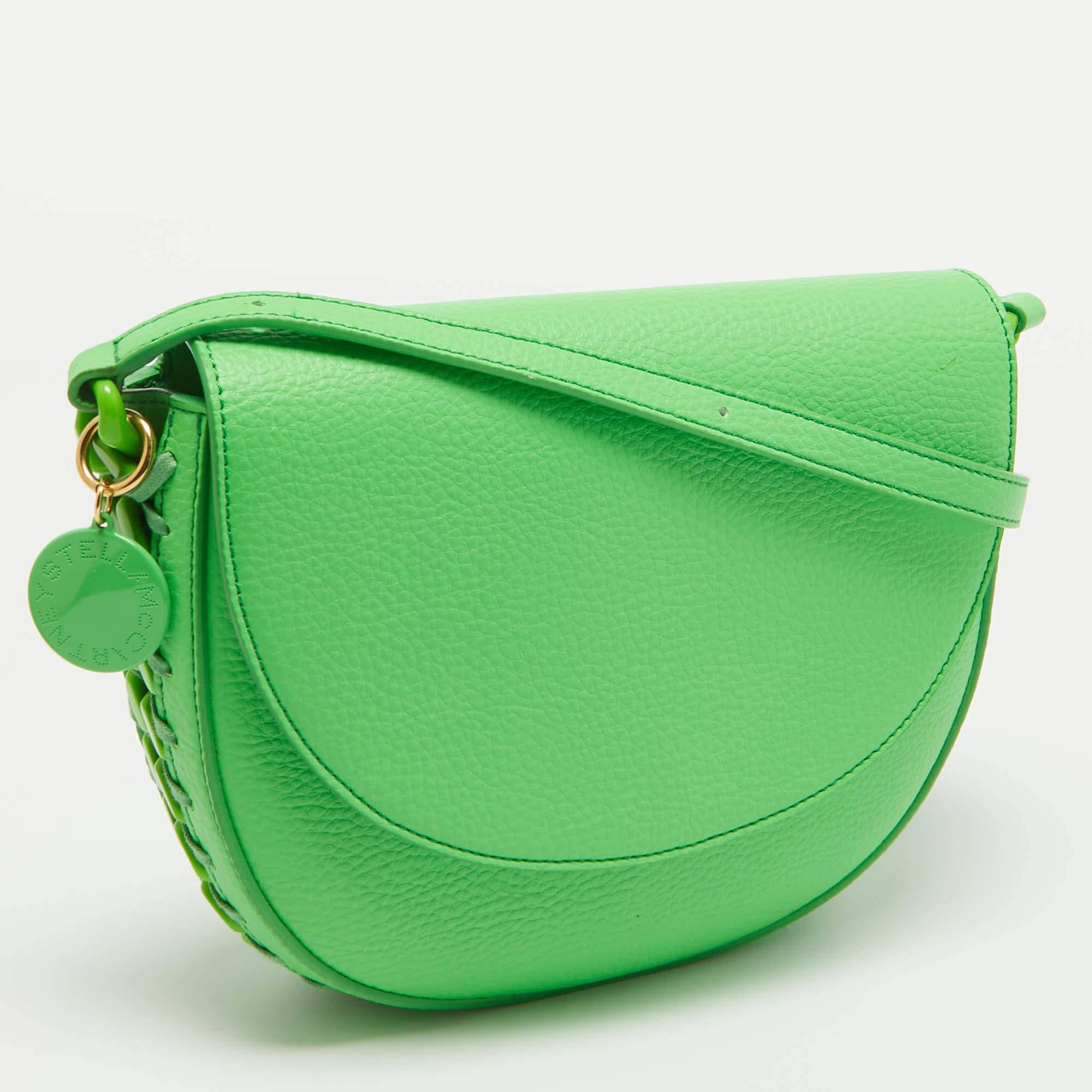 Verde Stella McCartney Borsa a tracolla con patta in ecopelle verde Frayme in vendita