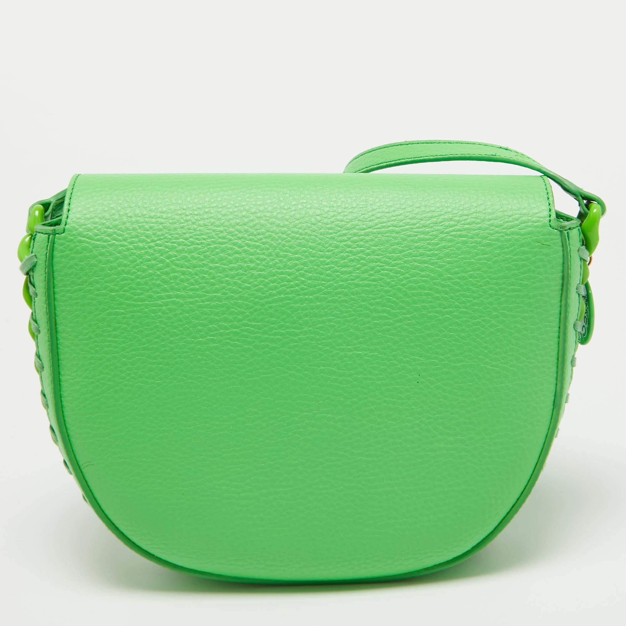 Stella McCartney Borsa a tracolla con patta in ecopelle verde Frayme In condizioni ottime in vendita a Dubai, Al Qouz 2