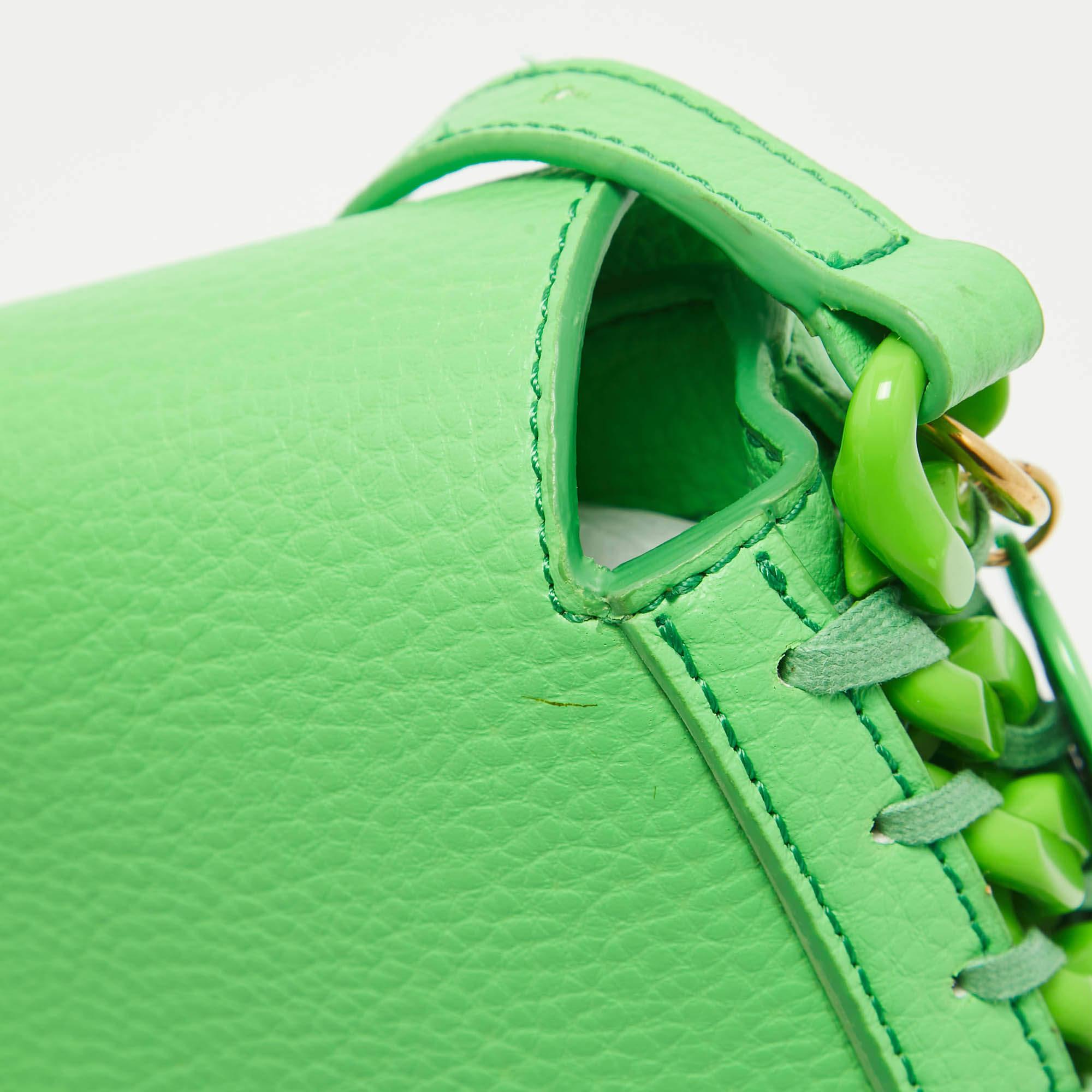Stella McCartney Borsa a tracolla con patta in ecopelle verde Frayme in vendita 4