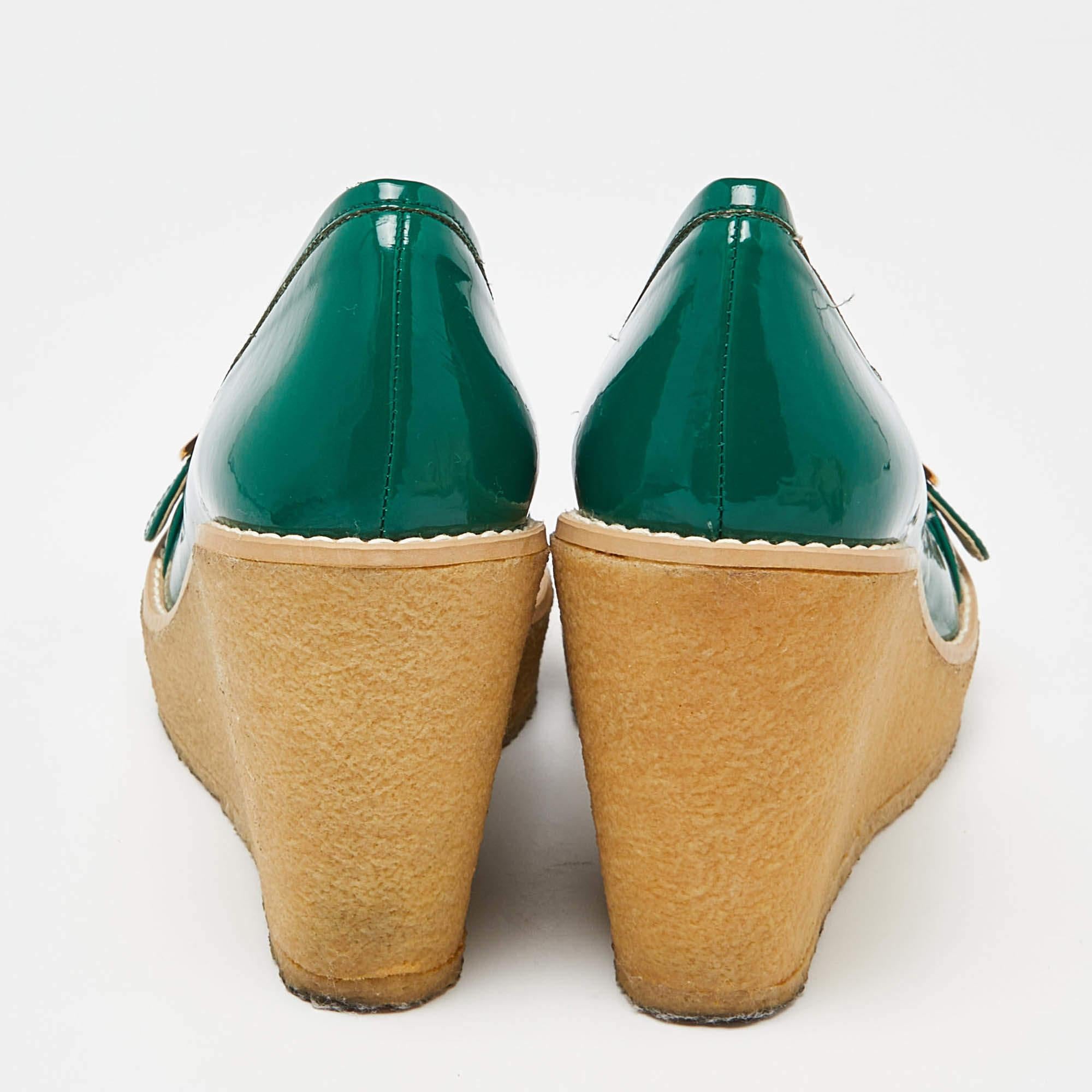 Stella McCartney - Escarpins compensés en cuir verni vert, taille 38 Pour femmes en vente