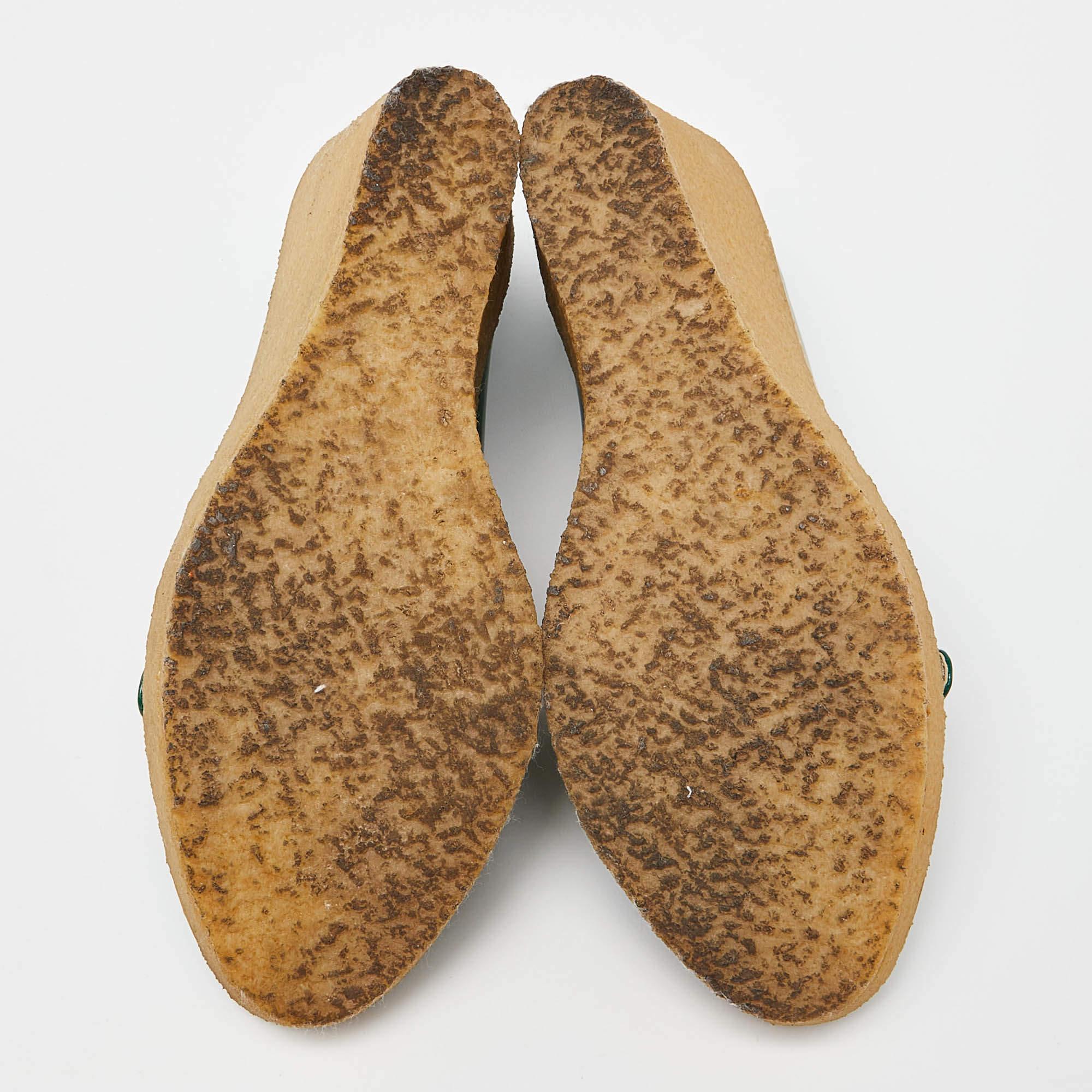 Stella McCartney - Escarpins compensés en cuir verni vert, taille 38 en vente 1