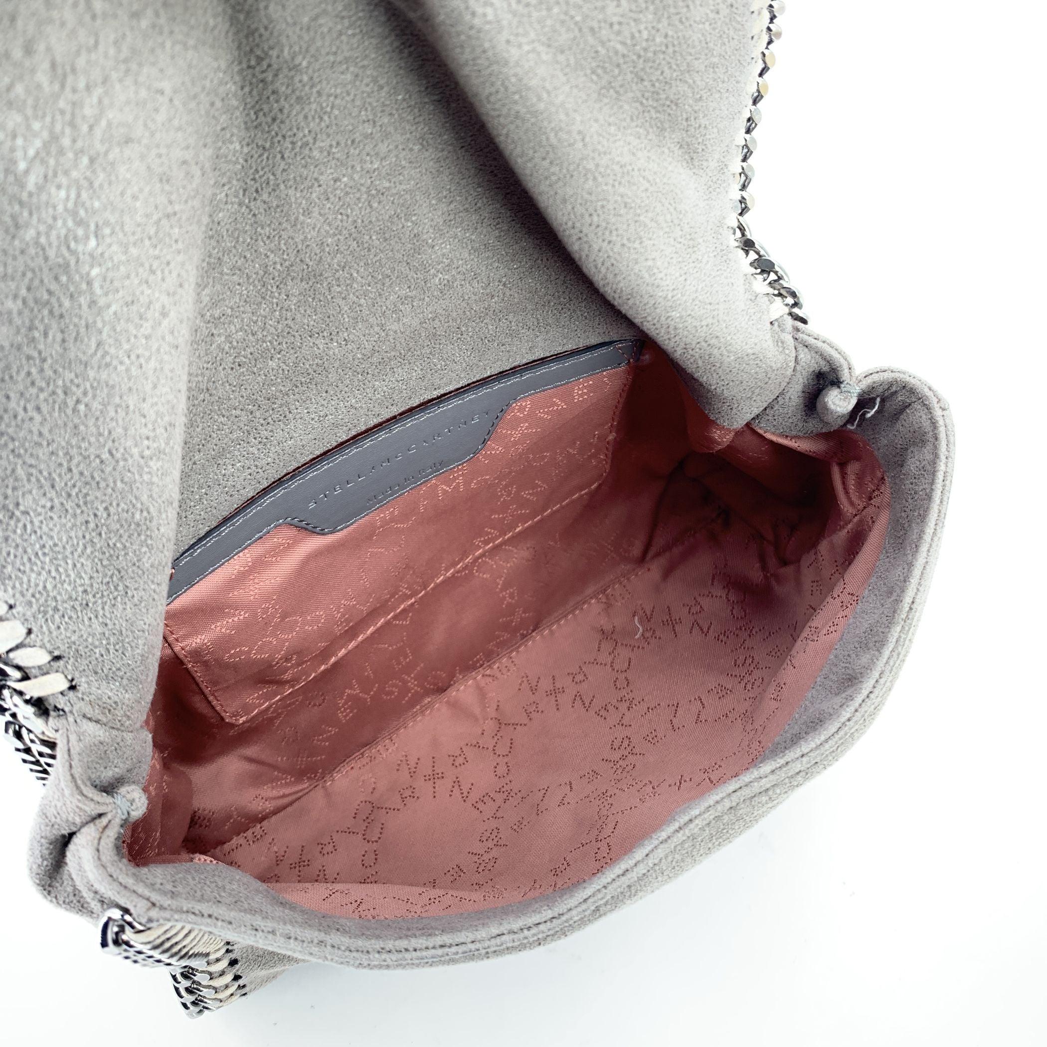 Stella McCartney - Borsa a tracolla Falabella Flap Crossbody grigia in vendita 1