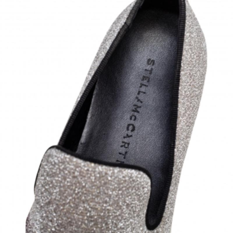 These sneakers from Stella McCartney offer shimmery charm and unlimited support. The sneakers are constructed well and come equipped with comfortable faux leather lining and white platforms.