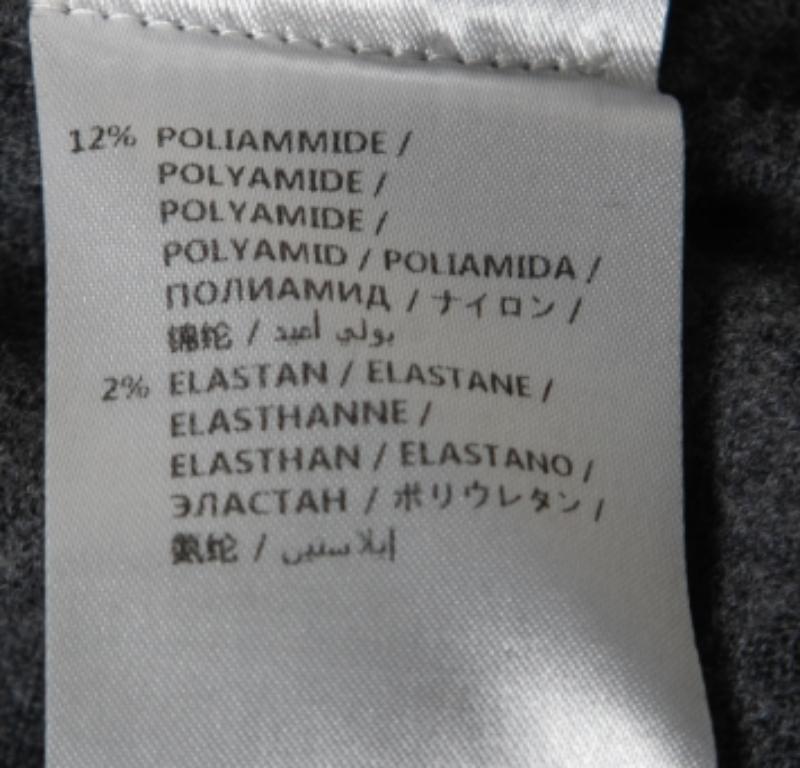 Perfetto per completare il tuo abbigliamento invernale, questo vestito di Stella McCartney è ideale per le tue uscite casual. Realizzati in lana, presentano volant e scollo a tartaruga. Abbinali a stivali e borsa crossbody!