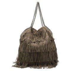 Stella McCartney - Tote pieghevole grande con frange Falabella in finto camoscio color kaki