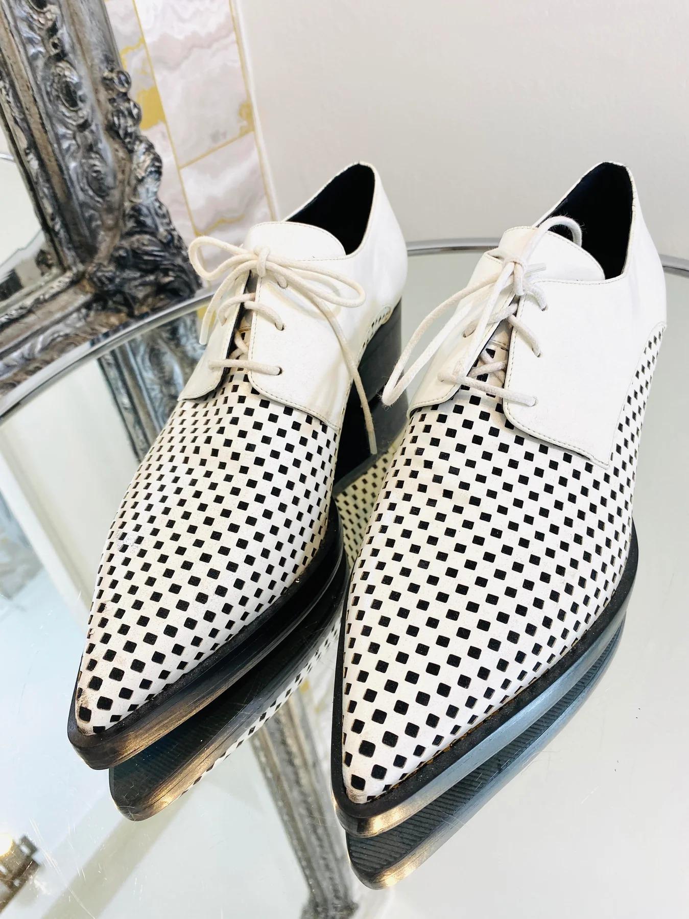 Stella McCartney Lace Up Oxfords In Excellent Condition For Sale In London, GB