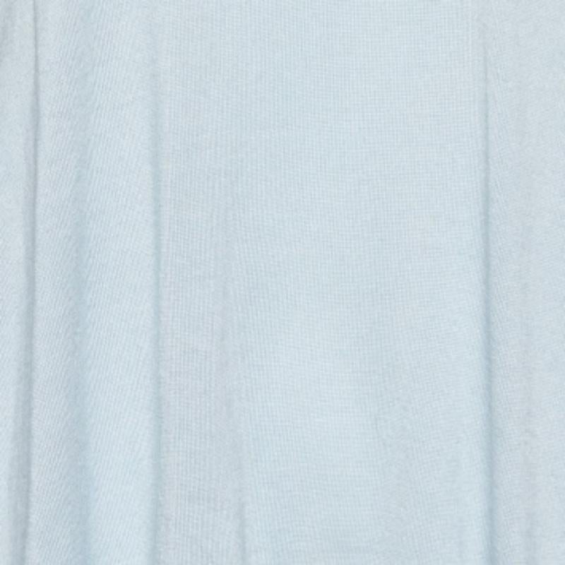 Pull en laine et soie bleu ciel Stella McCartney M. Bon état - En vente à Dubai, Al Qouz 2