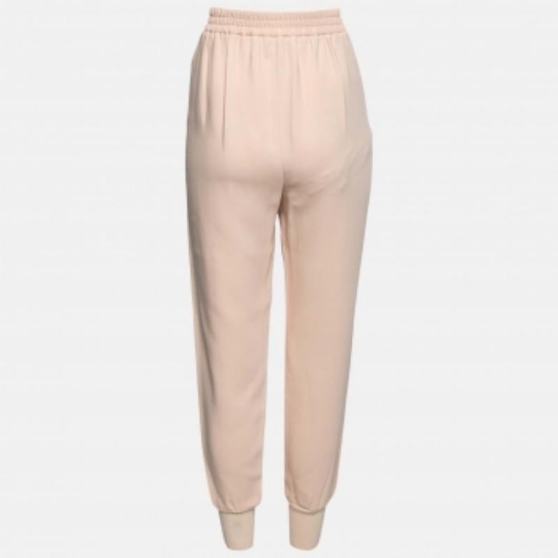 ¡Qué elegantes y con clase son estos pantalones! Confeccionados con tejidos de calidad y de gran ajuste, complementa estos pantalones con un elegante crop top.