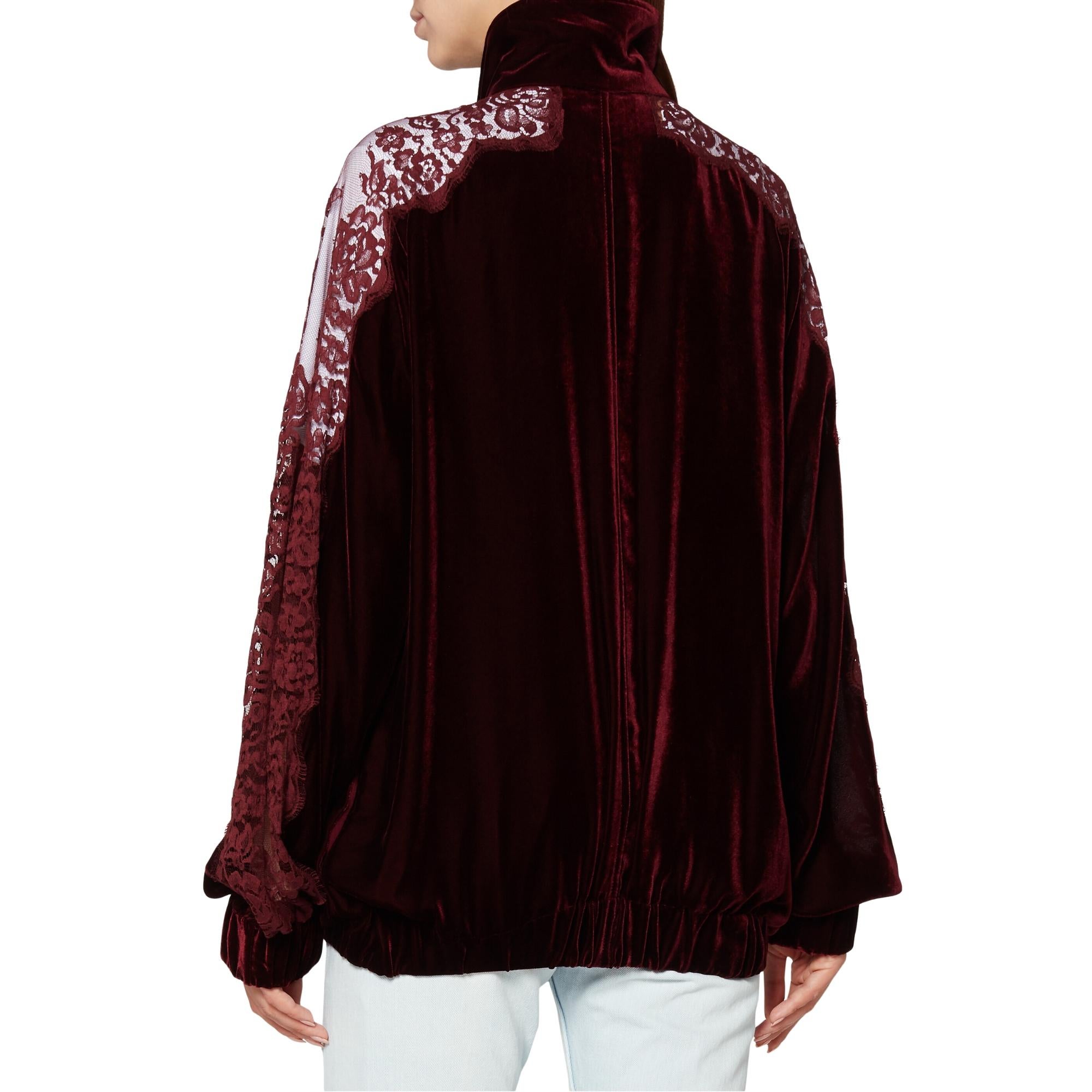Stella McCartney Jacket. Burgundy. Stand Collar. Slit Pockets & Zip Closure.


Color: Burgundy
Material: 67% Viscose, 33% Cupro; Lining 100% Silk; Combo 75% Cotton, 25% Polyamide
Condition: Excellent
Size: US2, IT38


Measurements
Bust: