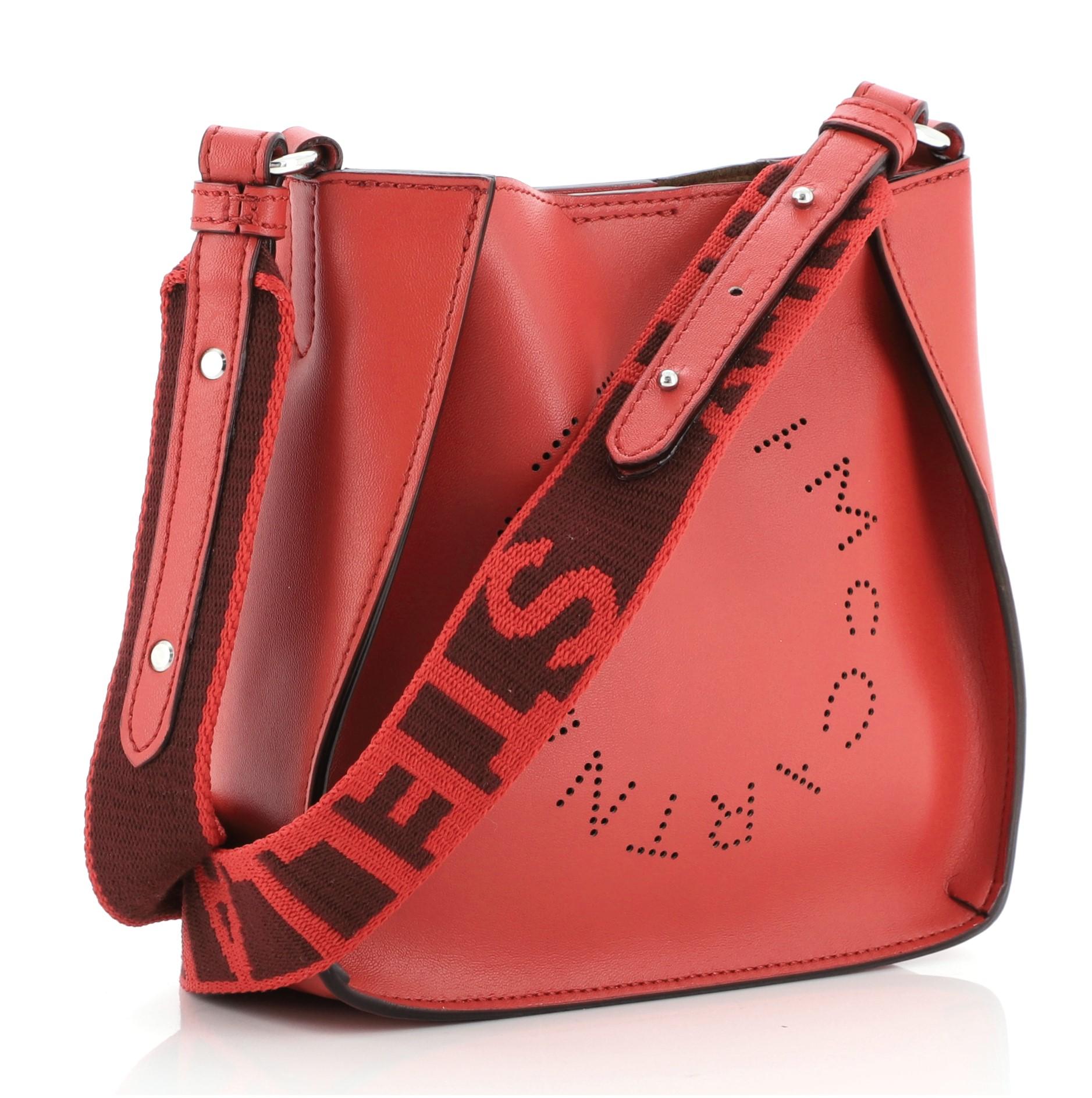 Stella McCartney Logo Crossbody Tasche Perforiertes Kunstleder Mini (Rot)