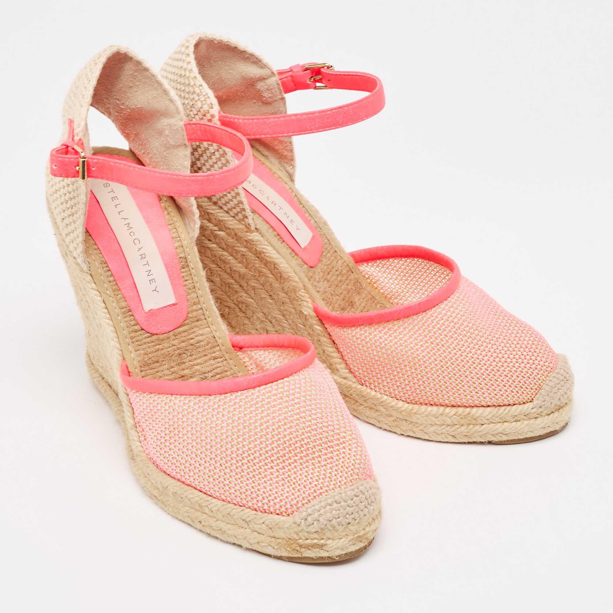 Stella McCartney - Sandales espadrilles compensées à lanières à la cheville en maille tissée, taille 38 Bon état - En vente à Dubai, Al Qouz 2