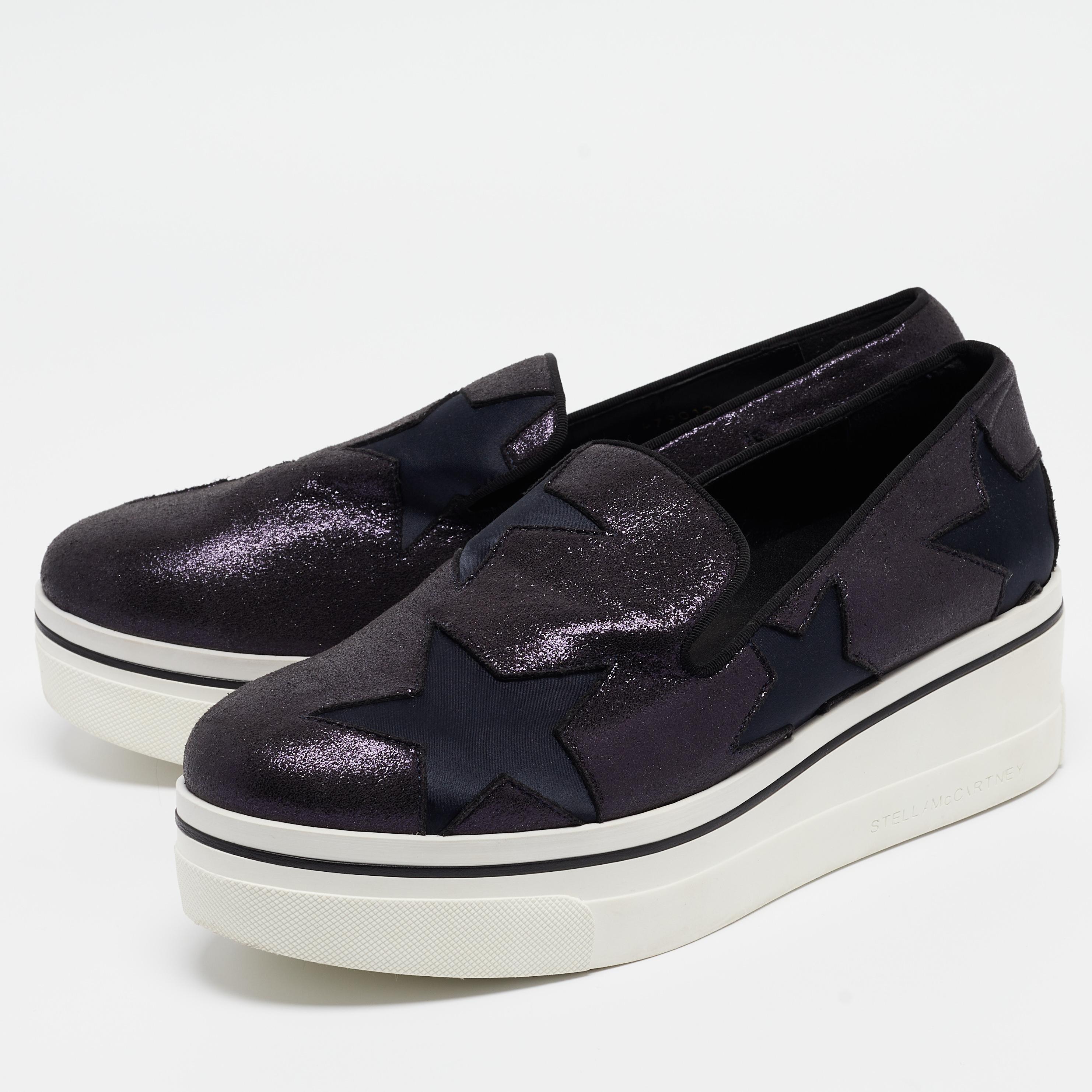 Give your outfit a luxe update with this pair of designer sneakers. The shoes are sewn perfectly to help you make a statement in them for a long time.

