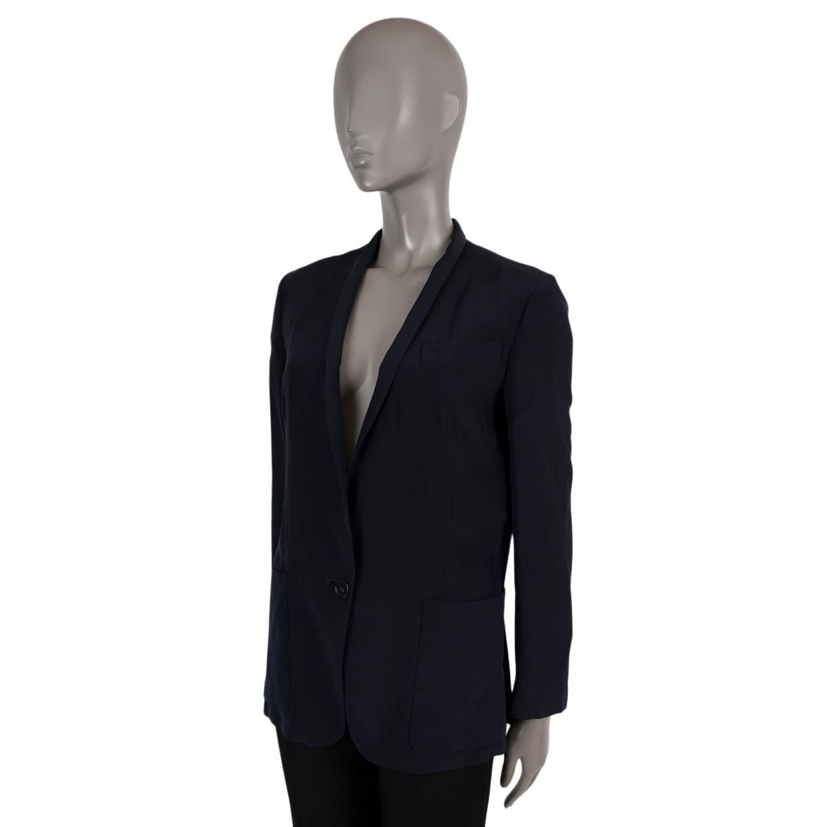 100% authentic Stella McCartney lightweight blazer in navy blue silk (100%). Features skinny shawl lapels, a chest pocket and two patch pockets at the waist. Opens with a single-button and has a partial padded lining on the top. Has been carried and