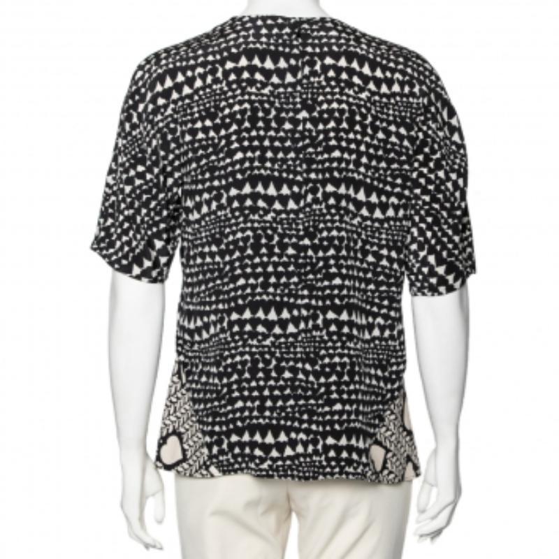 Top à volants en soie imprimé cœur monochrome Stella McCartney M Bon état - En vente à Dubai, Al Qouz 2