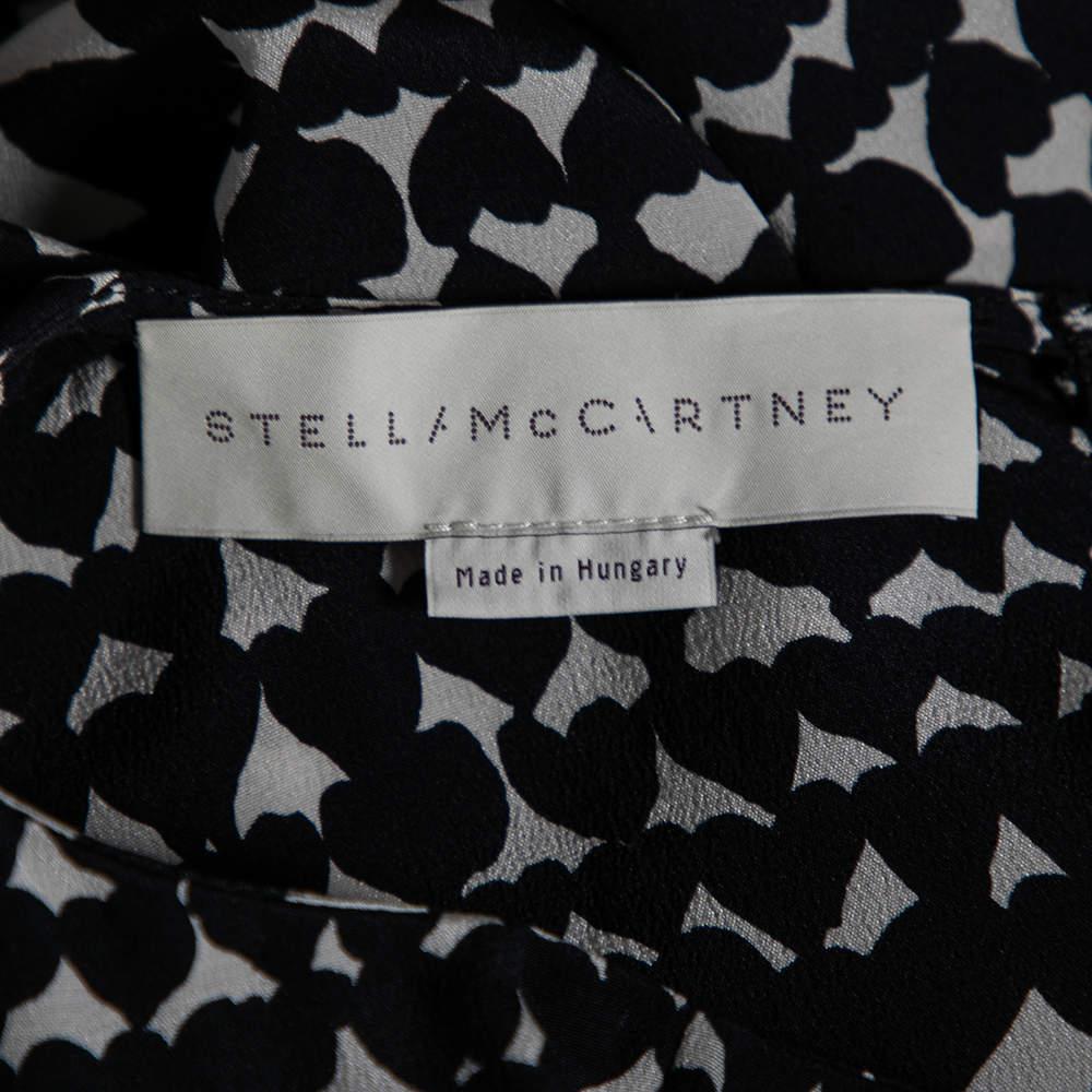 Stella McCartney Monochrome Heart Printed Silk Flounce Top M In Good Condition For Sale In Dubai, Al Qouz 2
